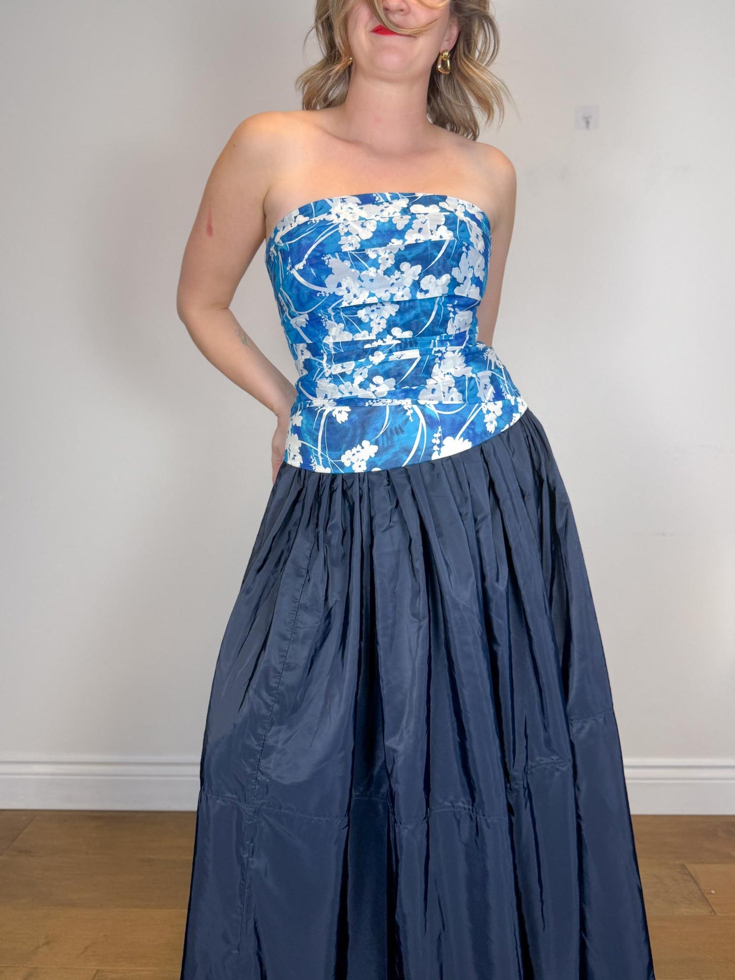 White House Black Market Silk Bustier Corset Top in White/Blue Floral (Size L)