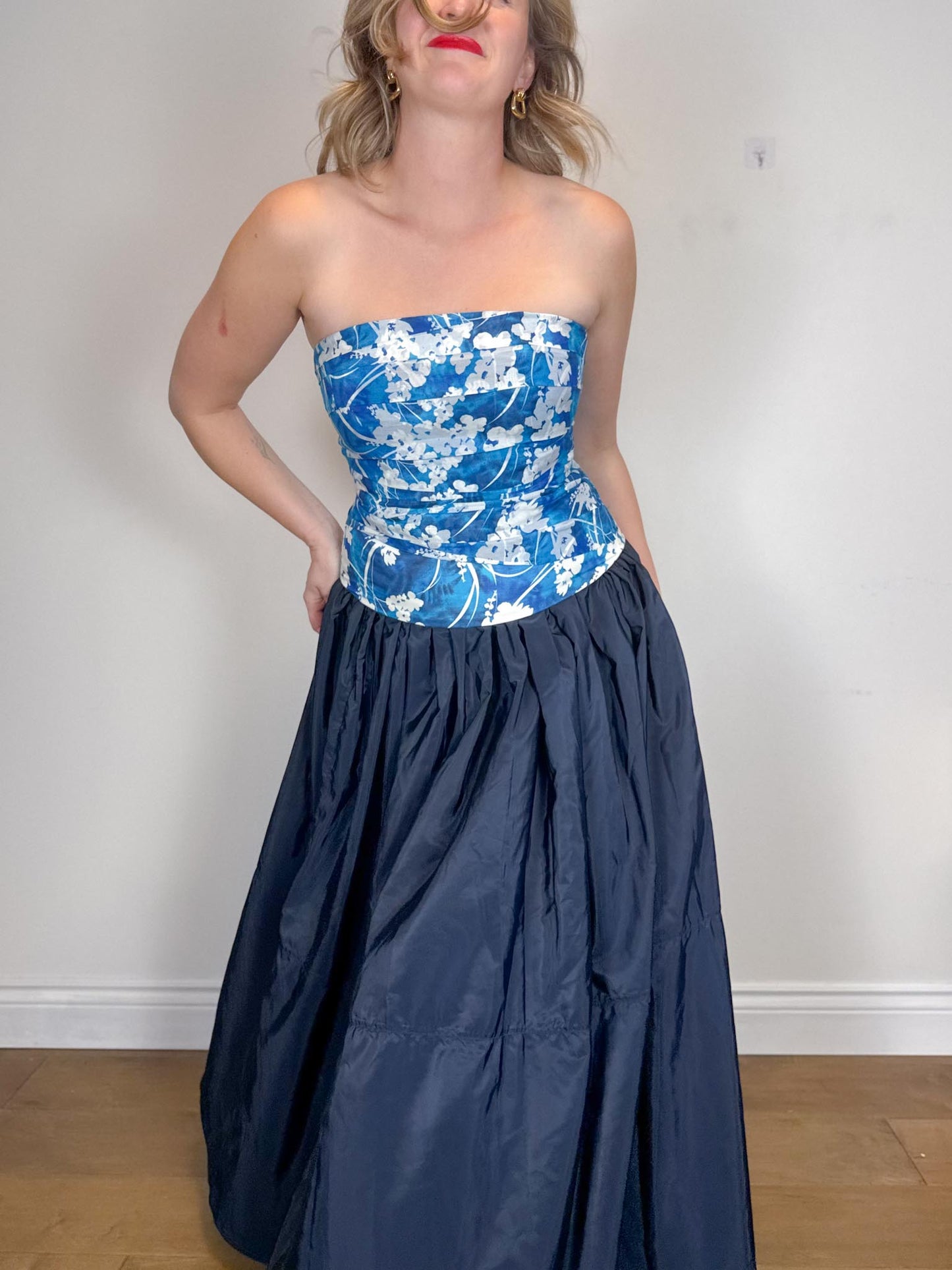 White House Black Market Silk Bustier Corset Top in White/Blue Floral (Size L)