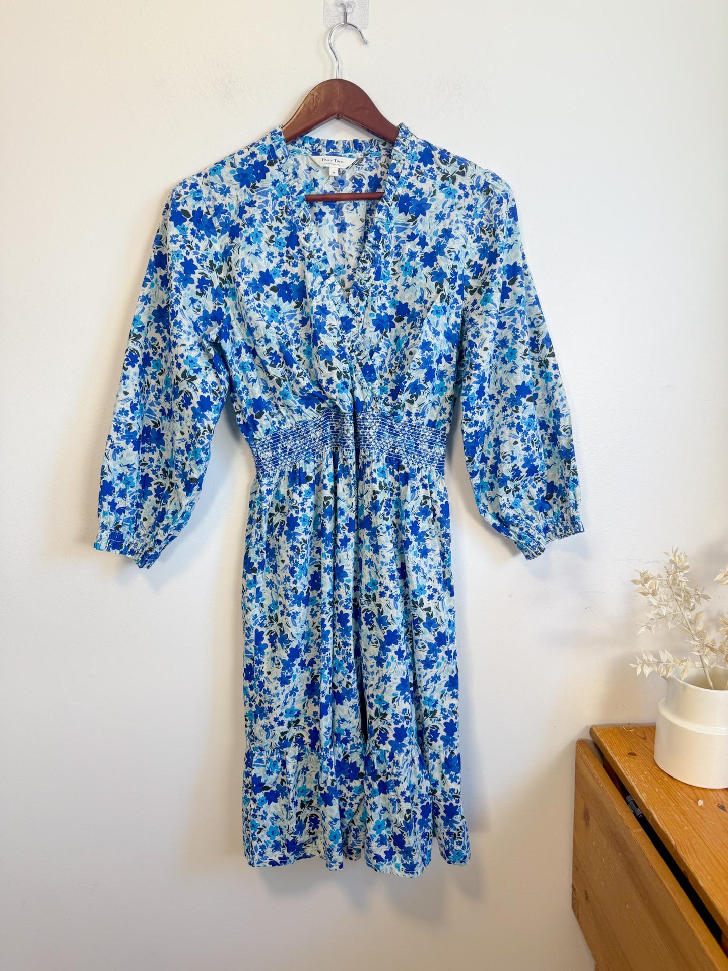 Part Two "SabrinnaPW Floral Dress in Blue/White" (Size M)