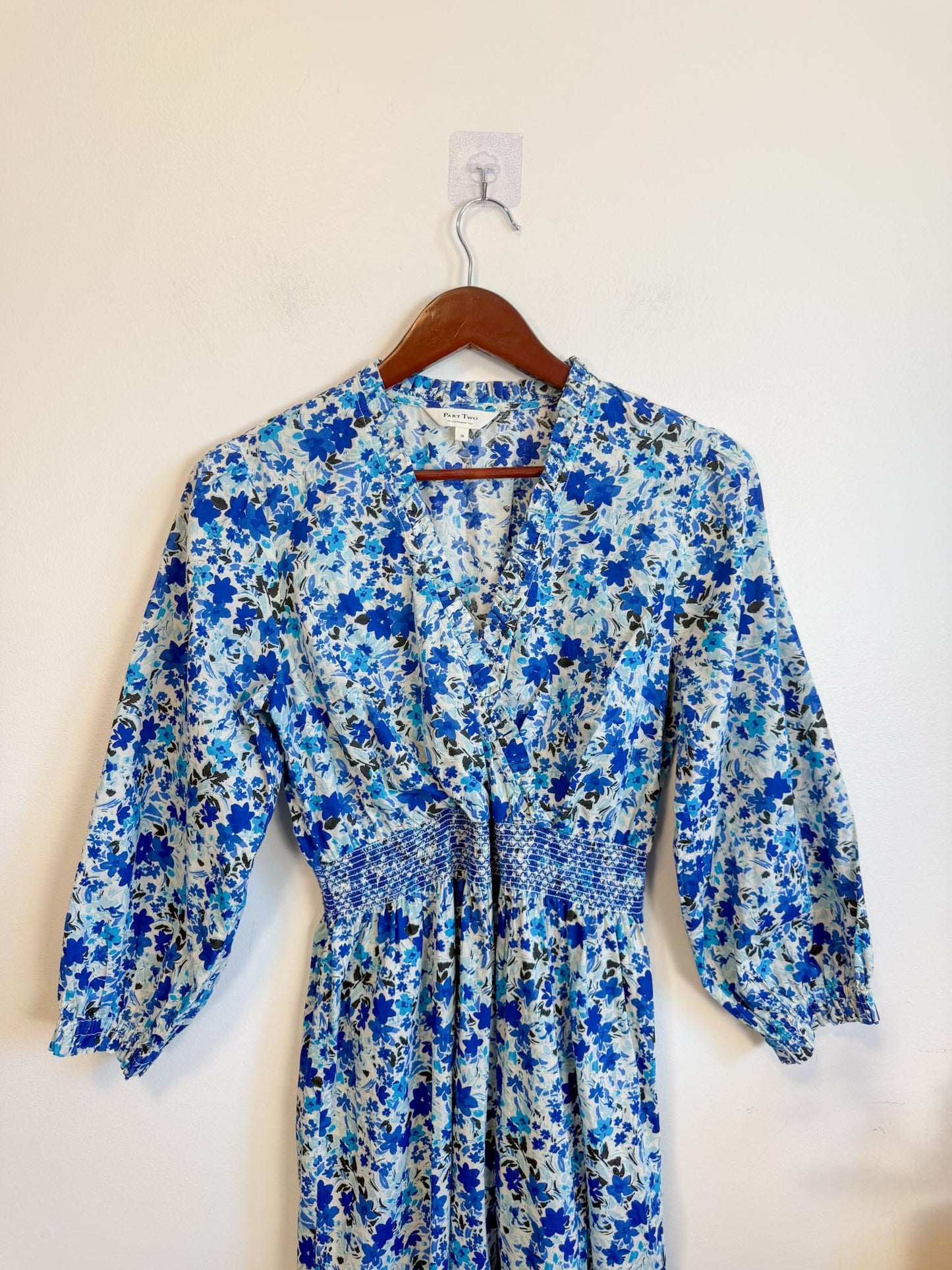 Part Two "SabrinnaPW Floral Dress in Blue/White" (Size M)