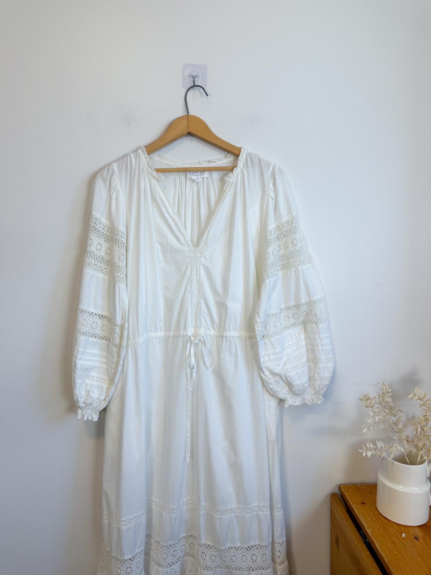 Velvet by Graham & Spencer White Eyelet Maxi Dress (Size M)