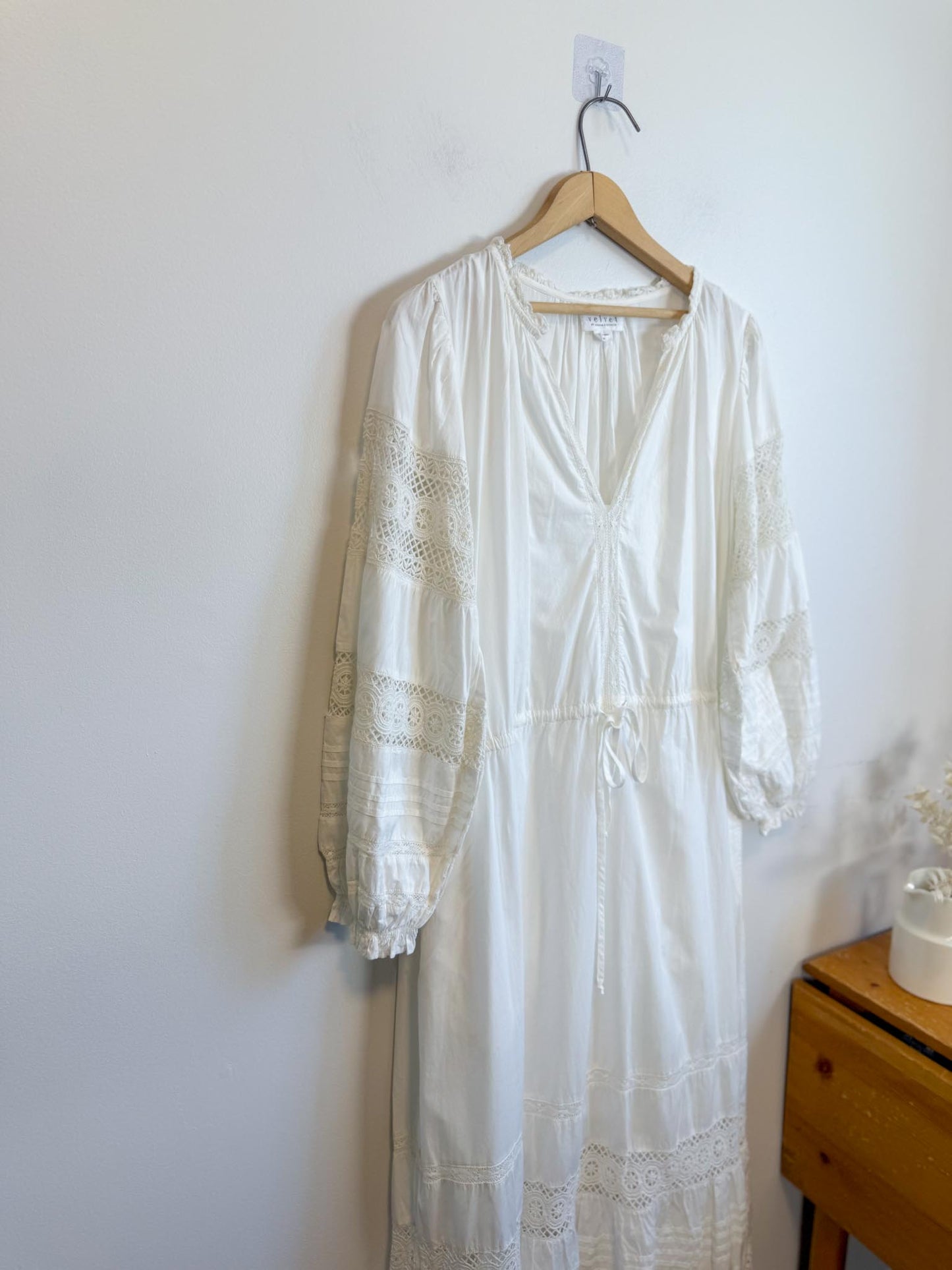 Velvet by Graham & Spencer White Eyelet Maxi Dress (Size M)
