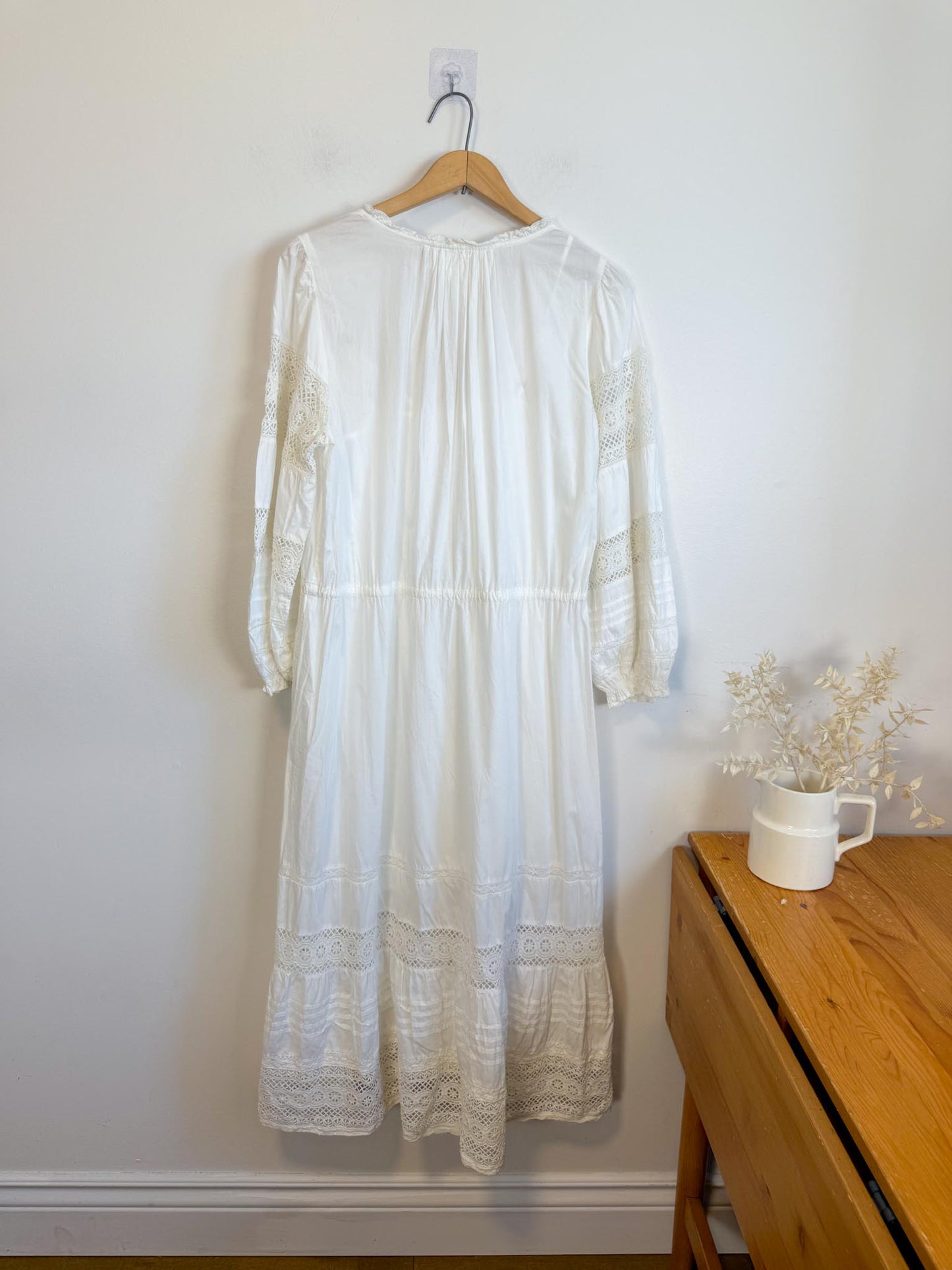 Velvet by Graham & Spencer White Eyelet Maxi Dress (Size M)