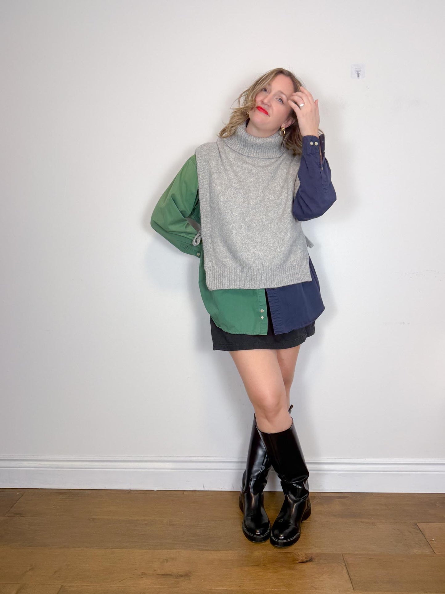 WITCHERY Turtleneck Sweater Vest in Grey (Size L)