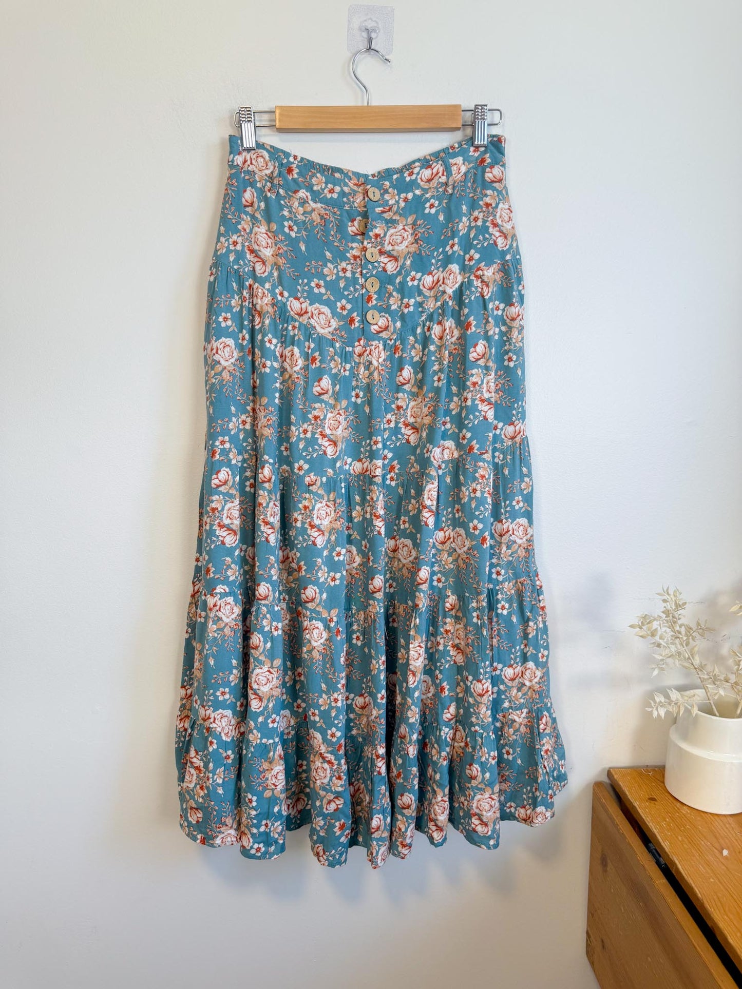 Listicle Floral Midi Skirt (Size M)