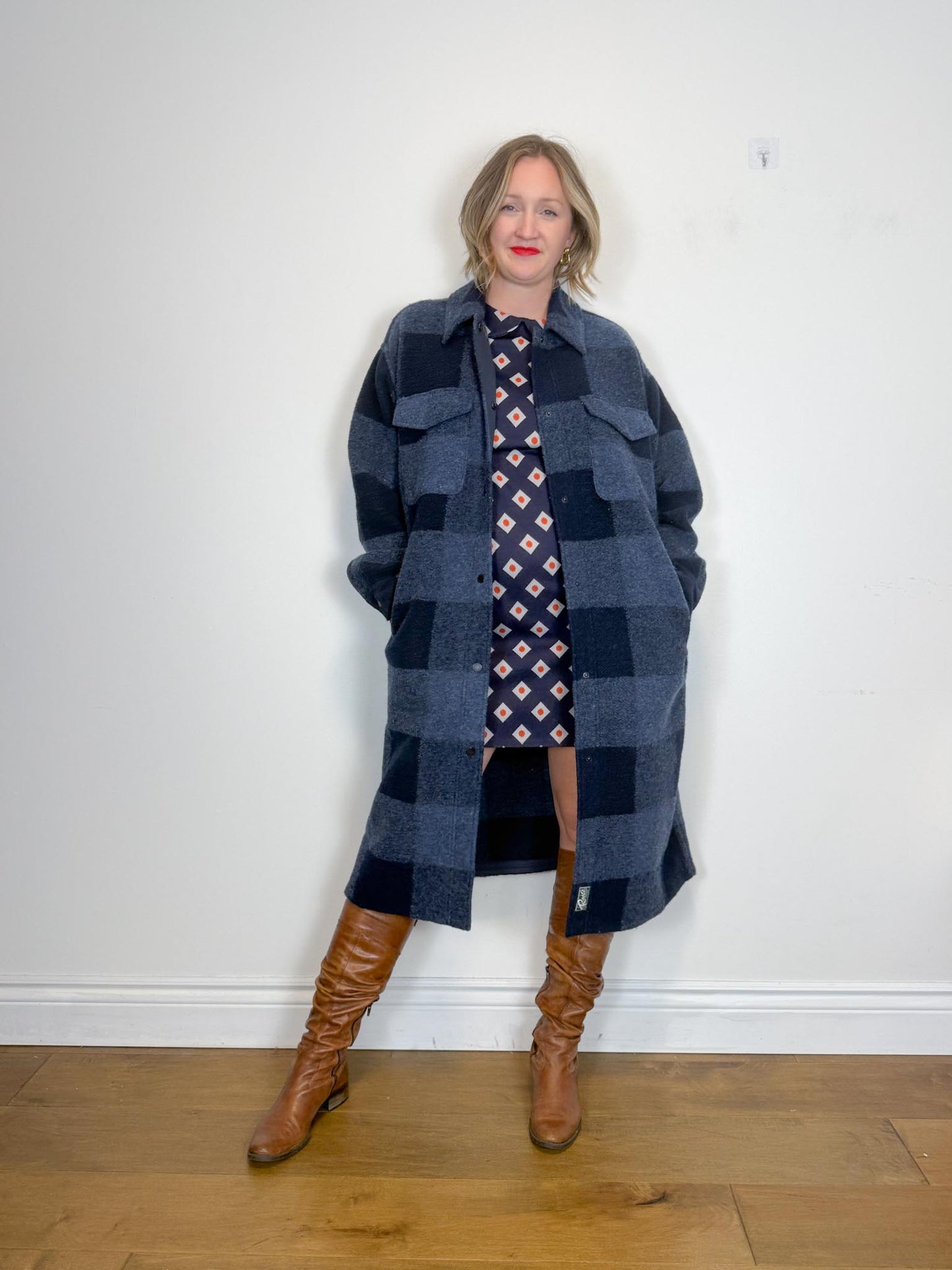 Roots "The Park Plaid Seymour Long Wool Coat in Navy" (Size XL)