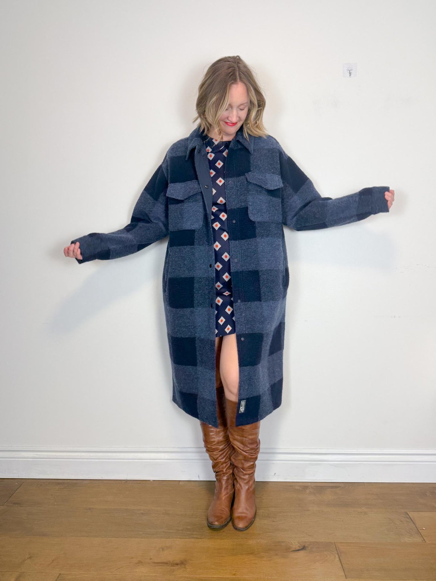 Roots "The Park Plaid Seymour Long Wool Coat in Navy" (Size XL)