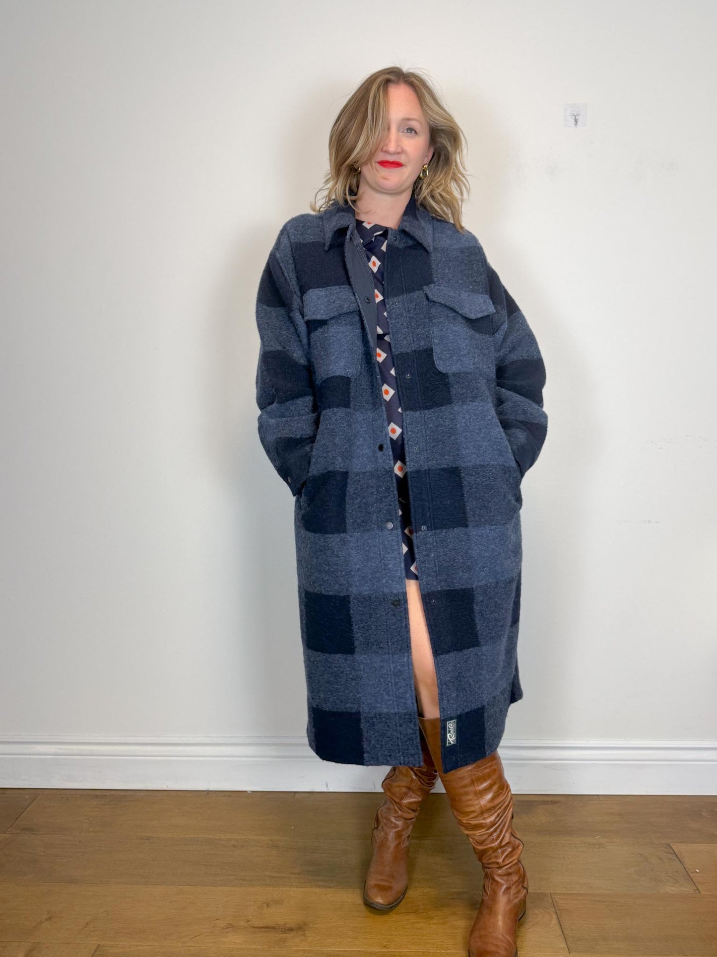 Roots "The Park Plaid Seymour Long Wool Coat in Navy" (Size XL)