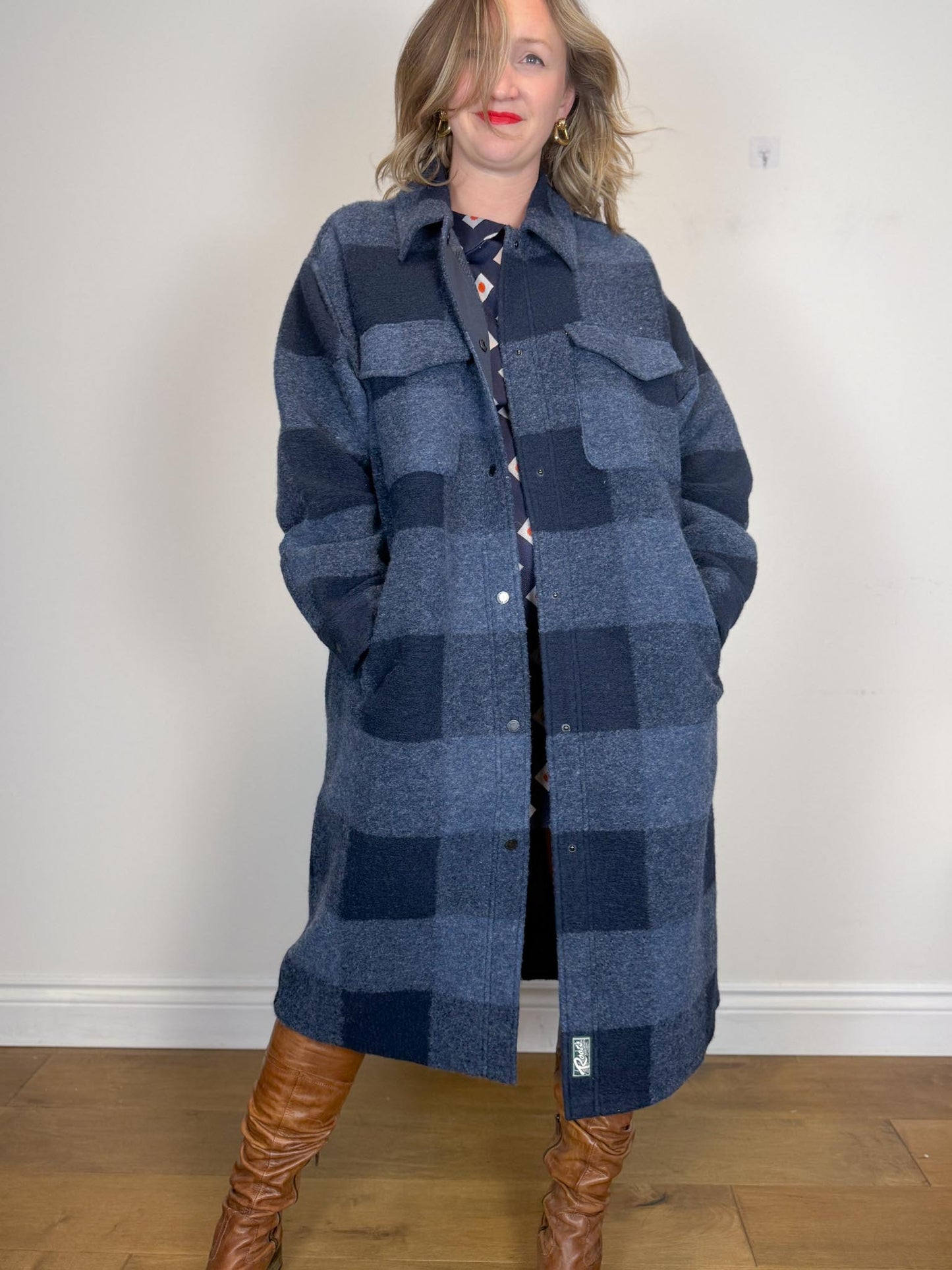 Roots "The Park Plaid Seymour Long Wool Coat in Navy" (Size XL)