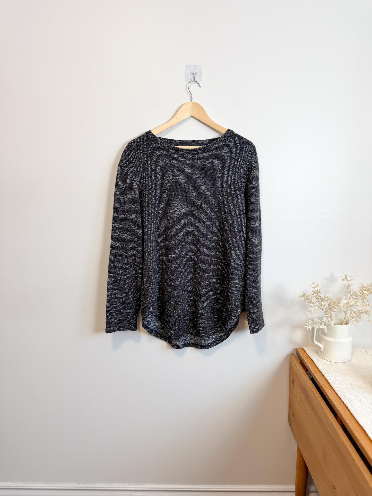 VITALY Crewneck in Dark Grey Heathered (Size M)