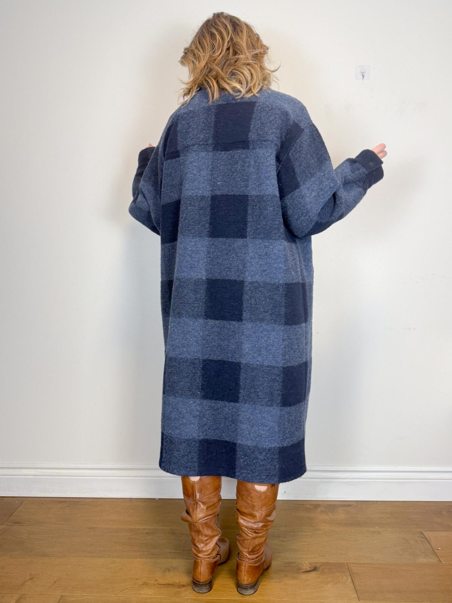 Roots "The Park Plaid Seymour Long Wool Coat in Navy" (Size XL)