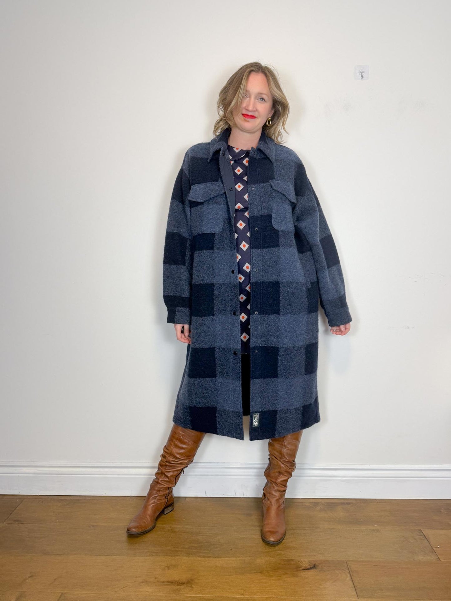 Roots "The Park Plaid Seymour Long Wool Coat in Navy" (Size XL)
