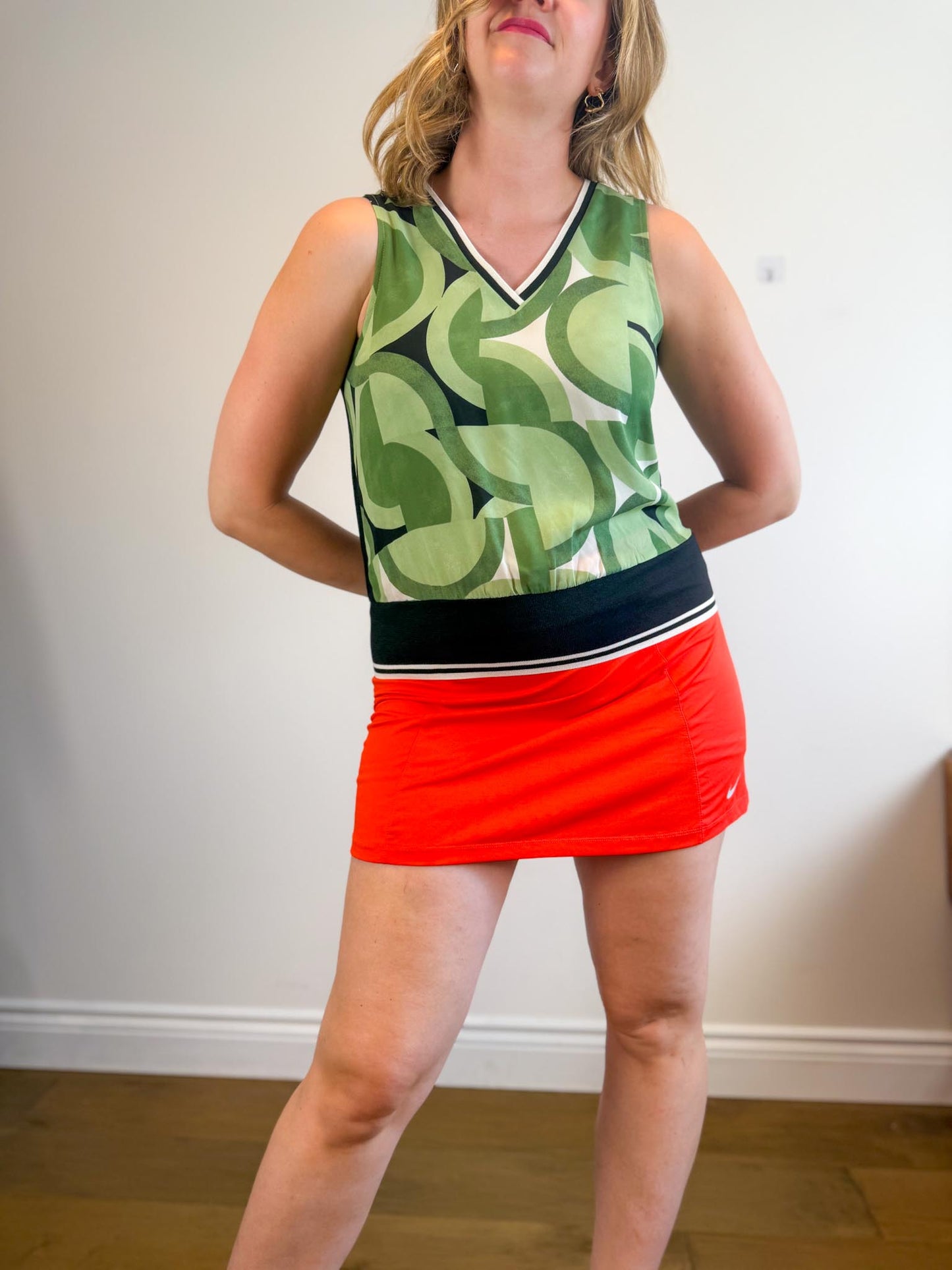 Melanie Lyne Sleeveless Top in Green/Black Print (Size S)