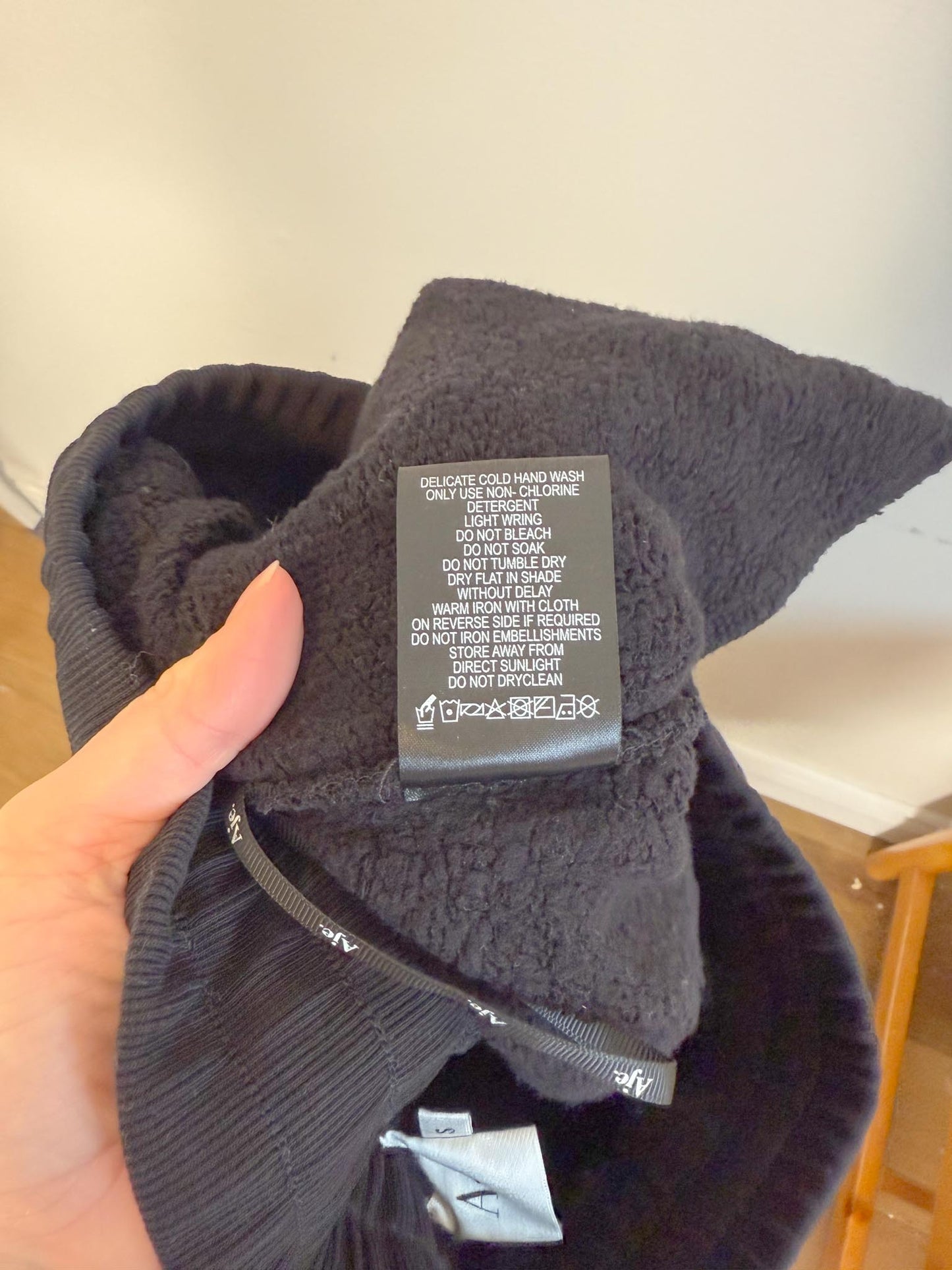 AJE "Flores Trackpant in Black" (Size S)