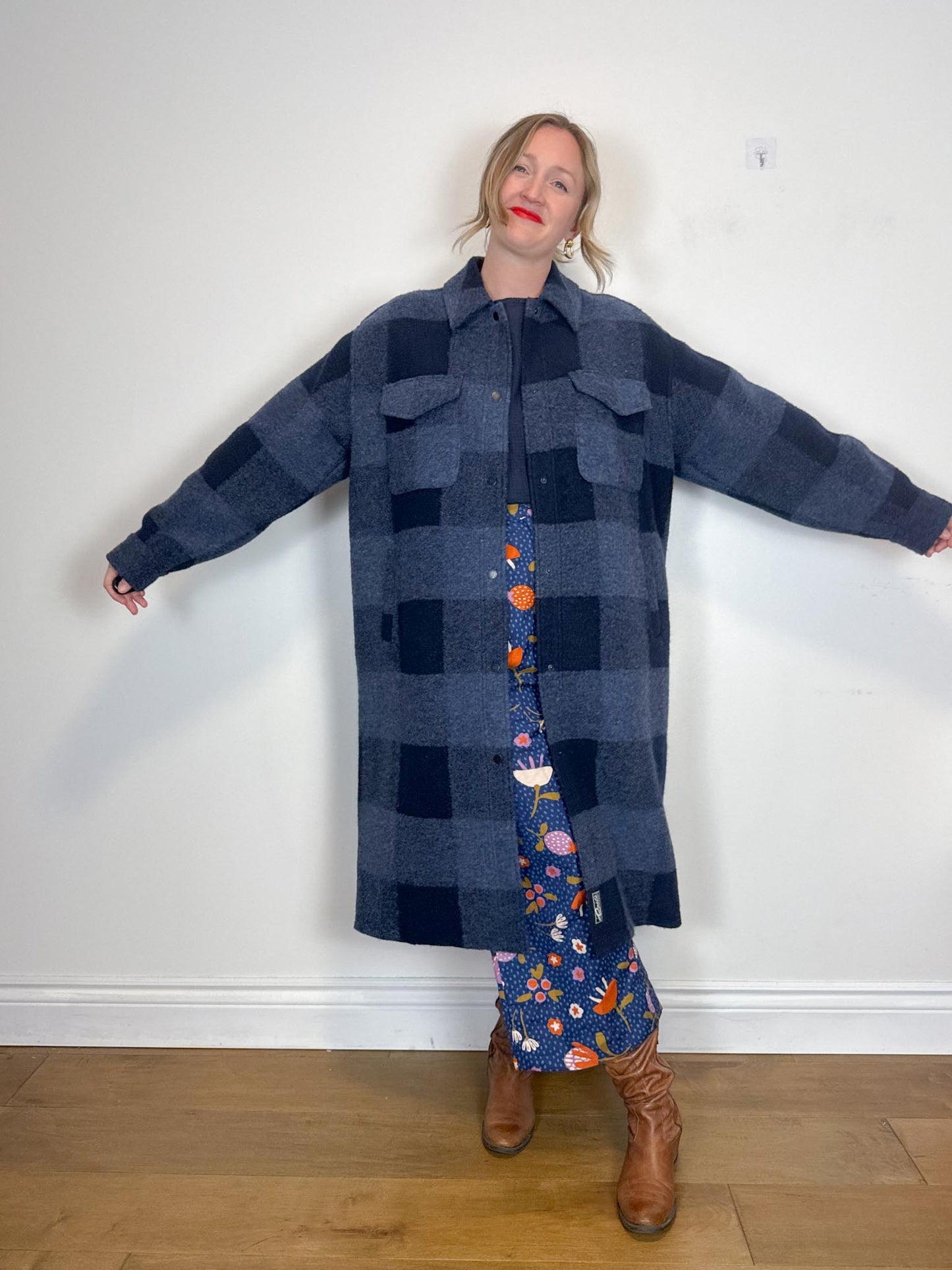 Roots "The Park Plaid Seymour Long Wool Coat in Navy" (Size XL)