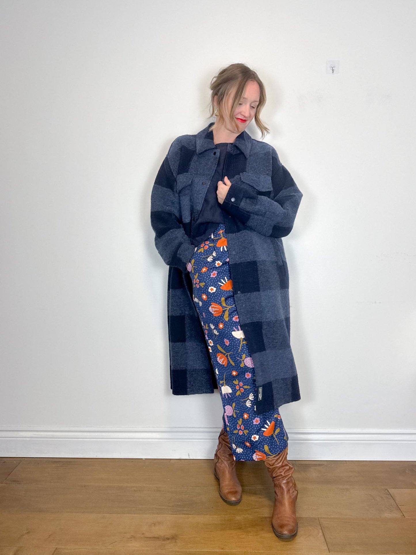 Roots "The Park Plaid Seymour Long Wool Coat in Navy" (Size XL)