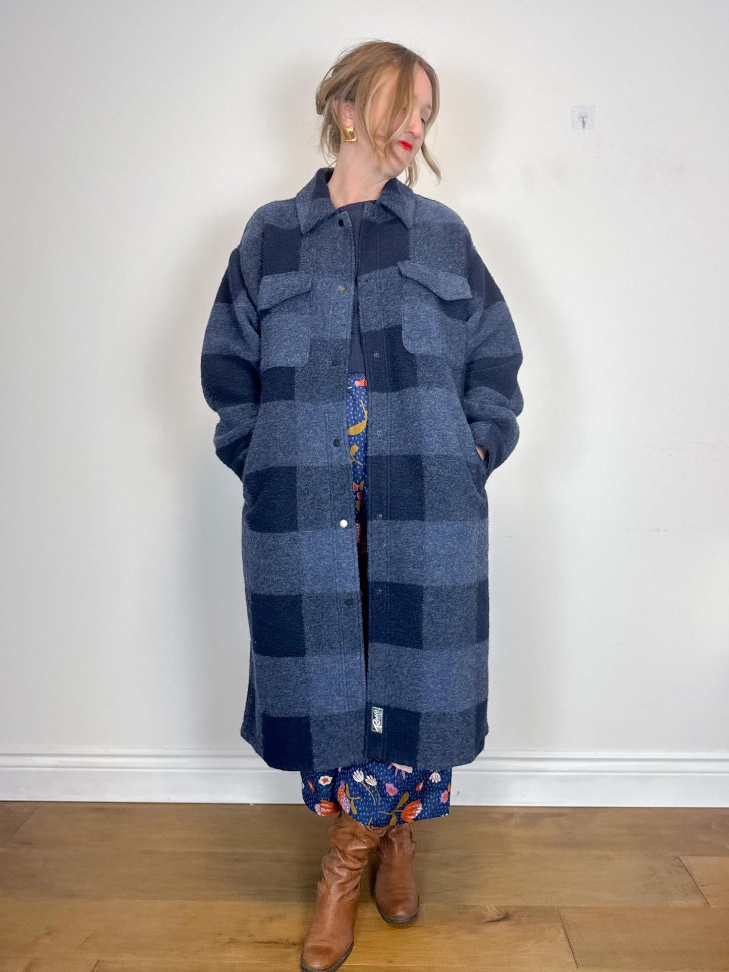 Roots "The Park Plaid Seymour Long Wool Coat in Navy" (Size XL)