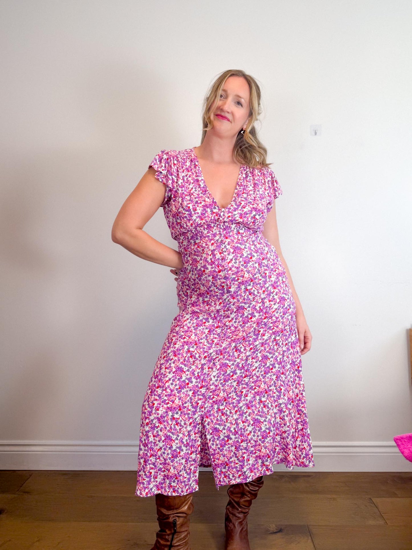 Faithful the Brand "Bellavista Midi Dress in Pink/Purple Floral" (Size L)