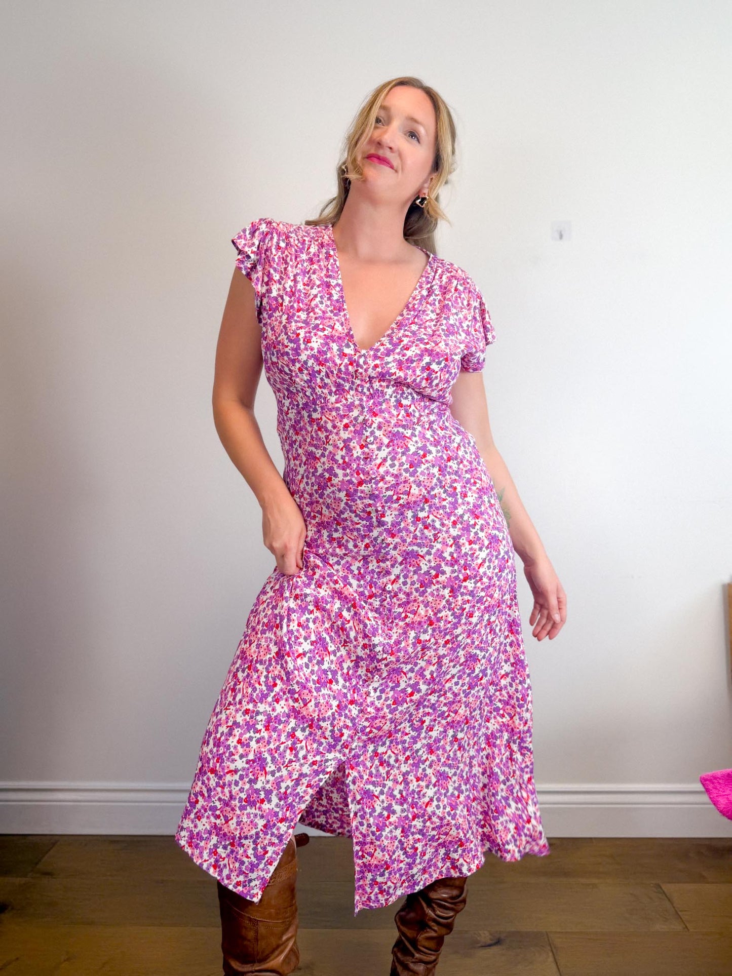 Faithful the Brand "Bellavista Midi Dress in Pink/Purple Floral" (Size L)