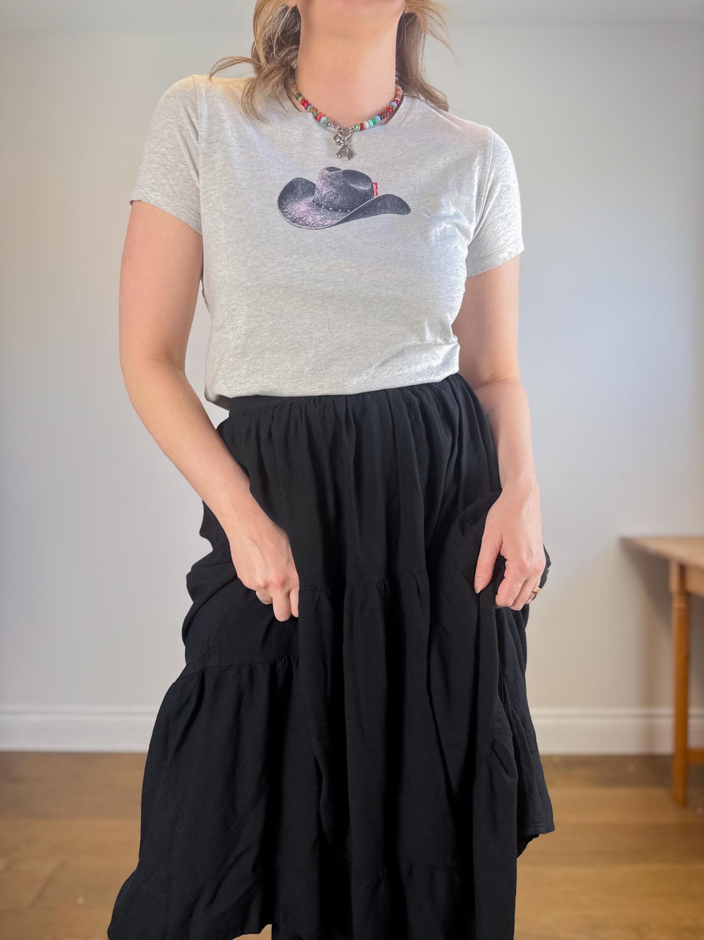 Levi’s Cowboy Cropped T-Shirt in Grey NWT (Size M)