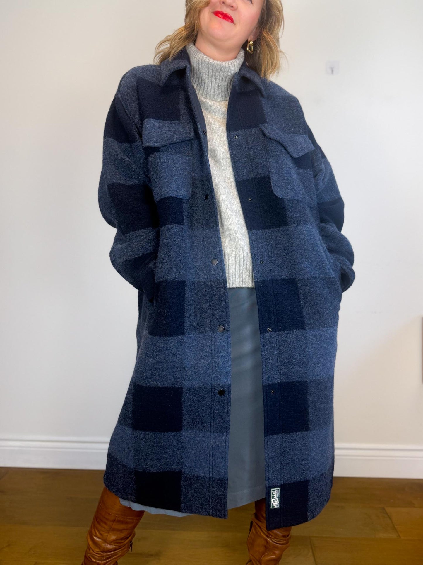 Roots "The Park Plaid Seymour Long Wool Coat in Navy" (Size XL)