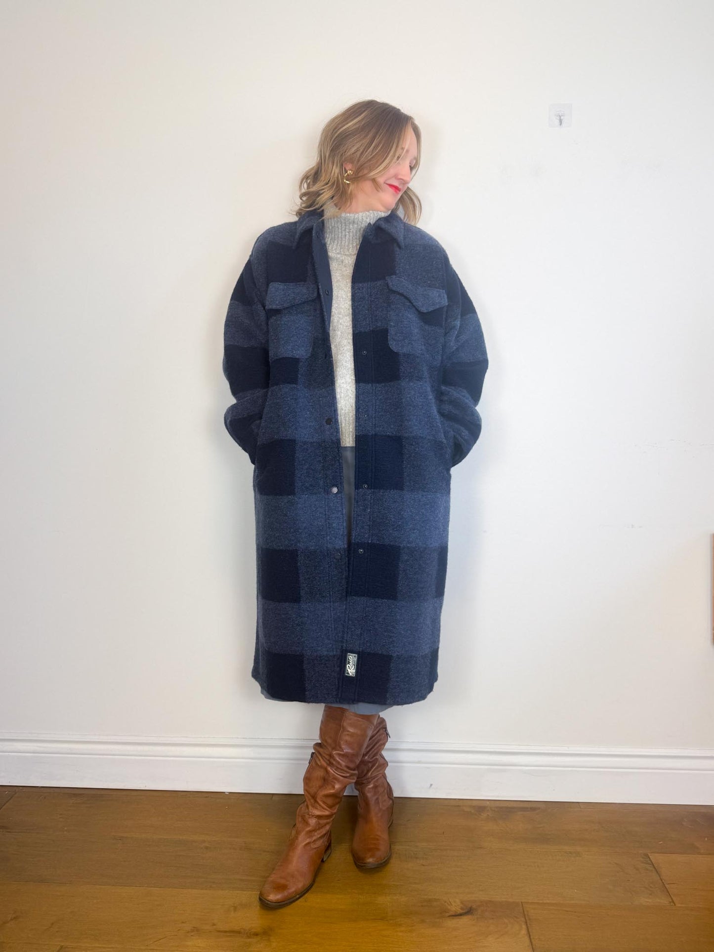 Roots "The Park Plaid Seymour Long Wool Coat in Navy" (Size XL)