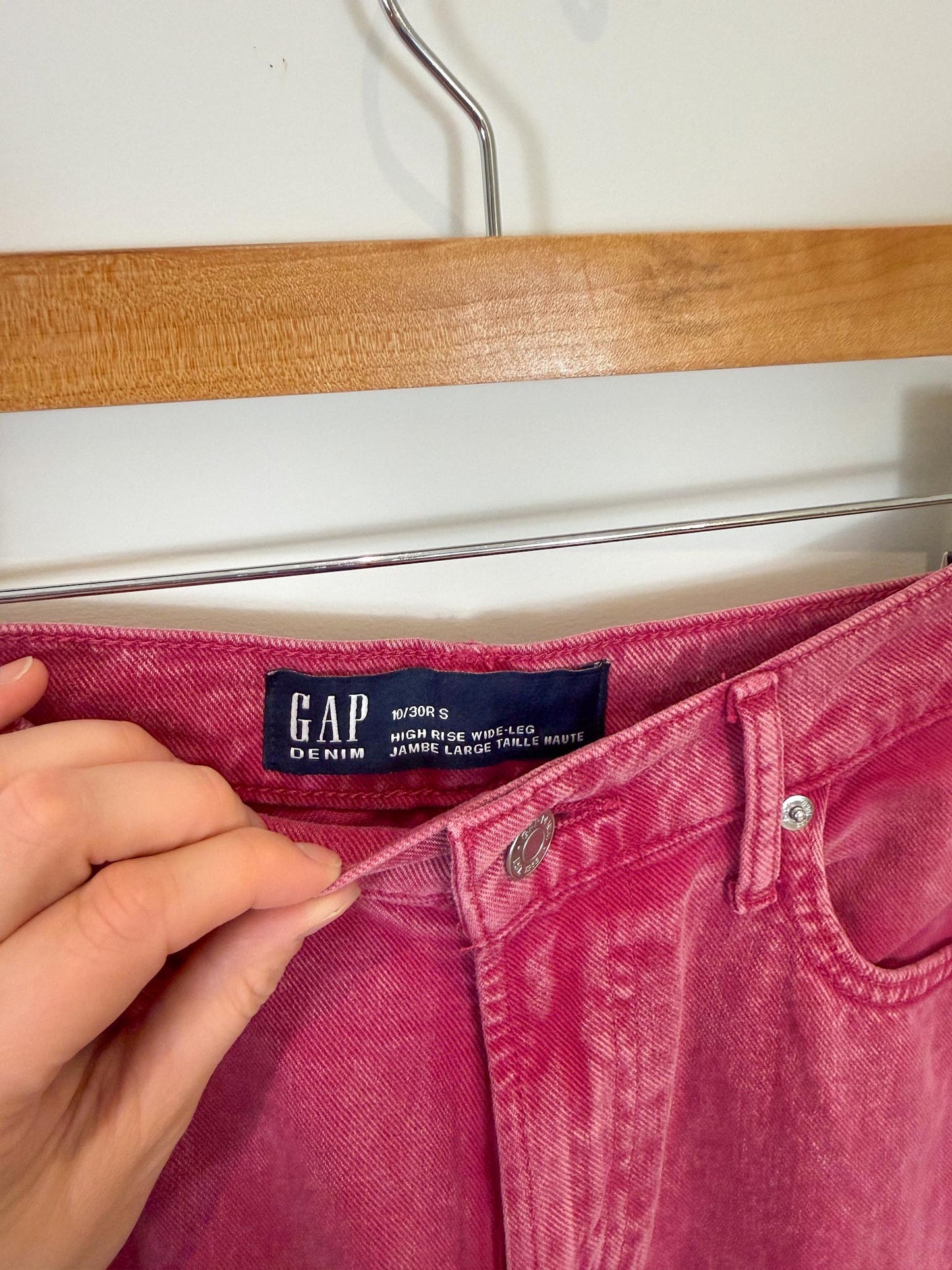 Gap "High Rise Wide Leg Jeans" NWT (Size 30)