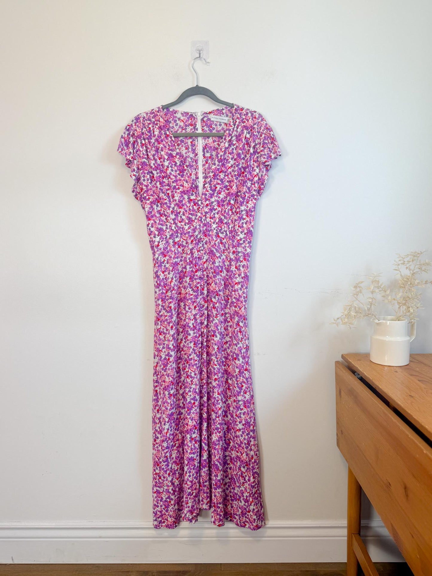 Faithful the Brand "Bellavista Midi Dress in Pink/Purple Floral" (Size L)