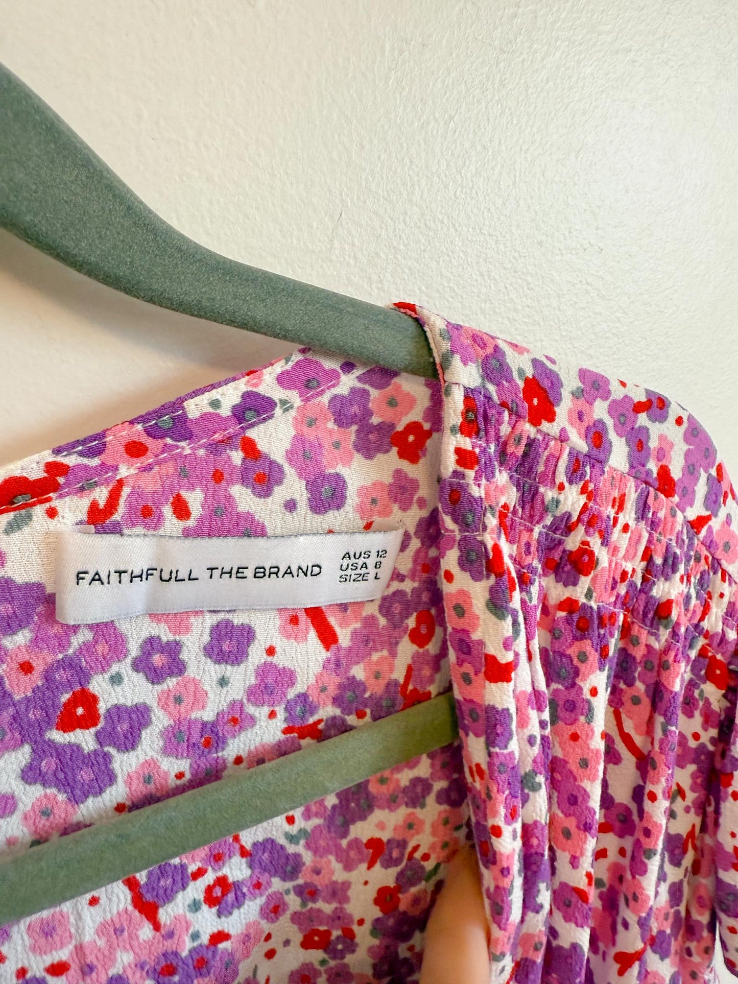 Faithful the Brand "Bellavista Midi Dress in Pink/Purple Floral" (Size L)