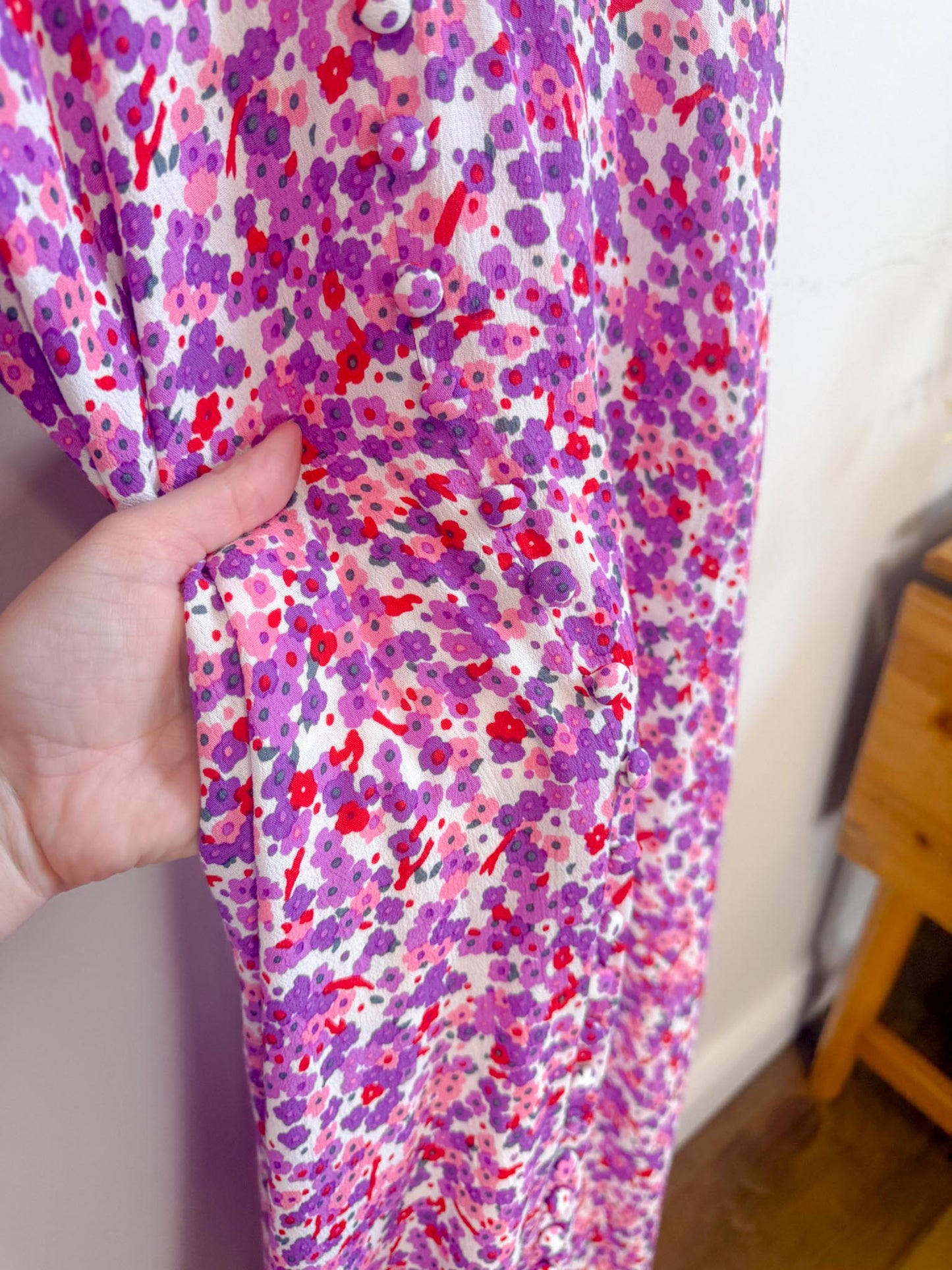 Faithful the Brand "Bellavista Midi Dress in Pink/Purple Floral" (Size L)