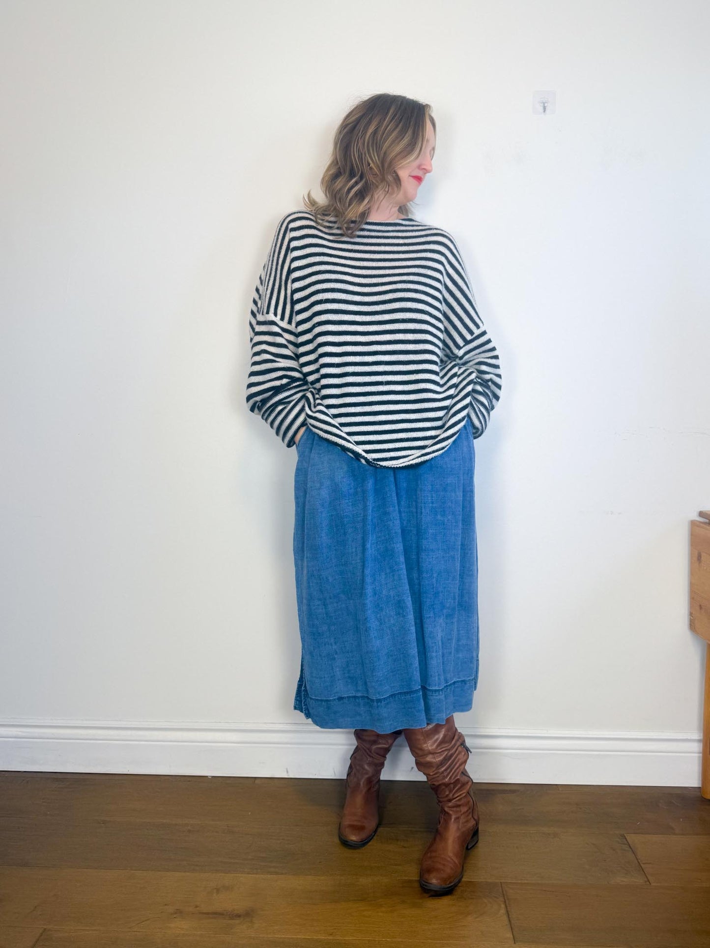 Wilfred "Gabrielle Linen Midi Skirt in Blue" (Size L)