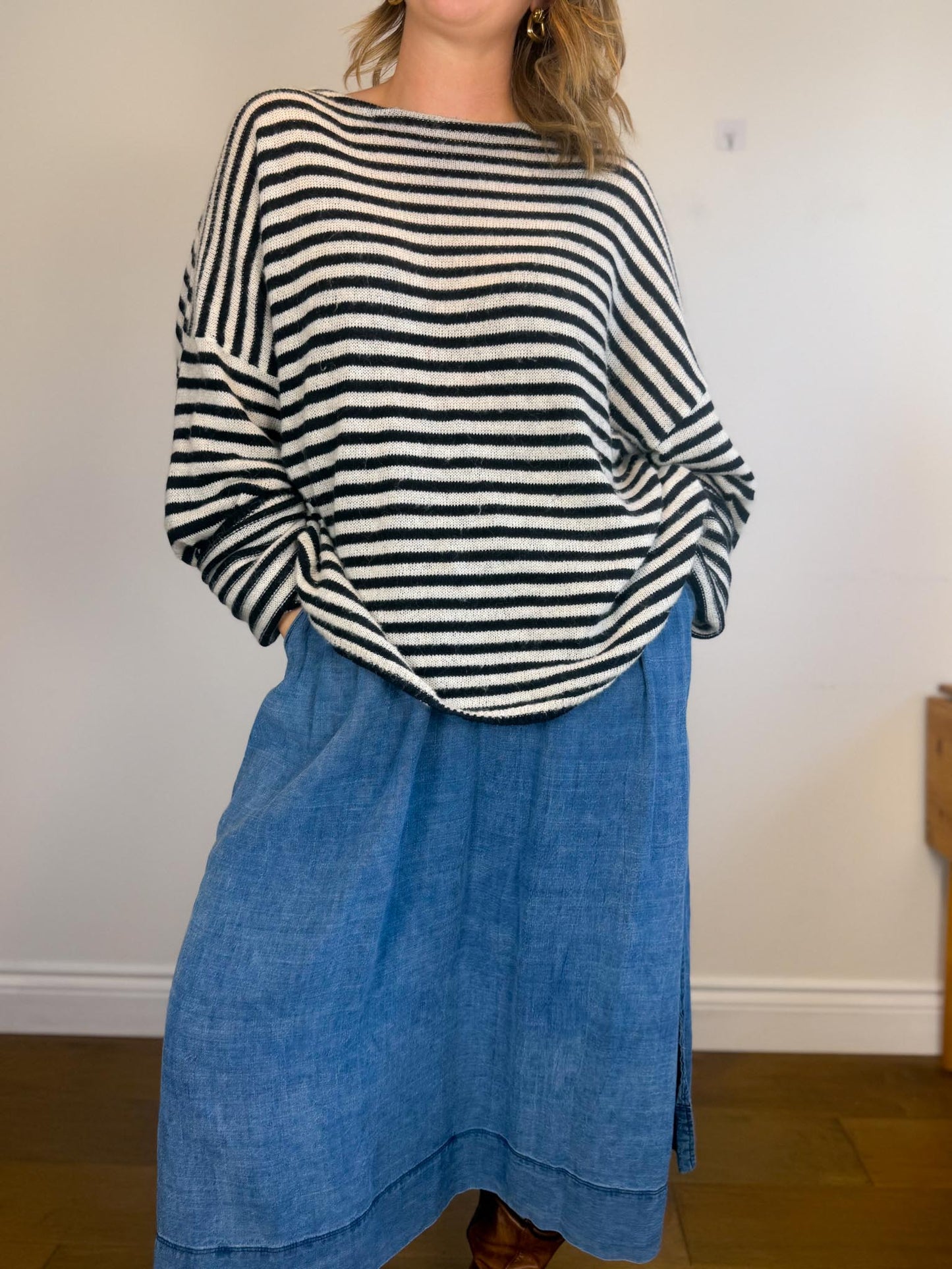 Wilfred "Gabrielle Linen Midi Skirt in Blue" (Size L)
