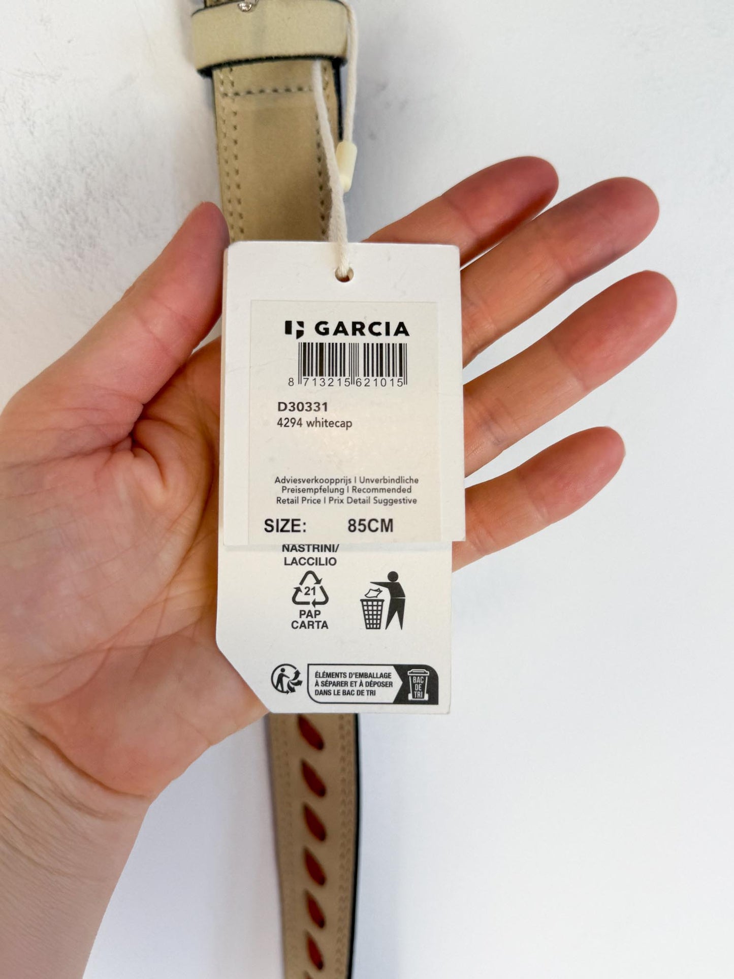 GARCIA Cream/Red Leather Belt NWT (Size M)