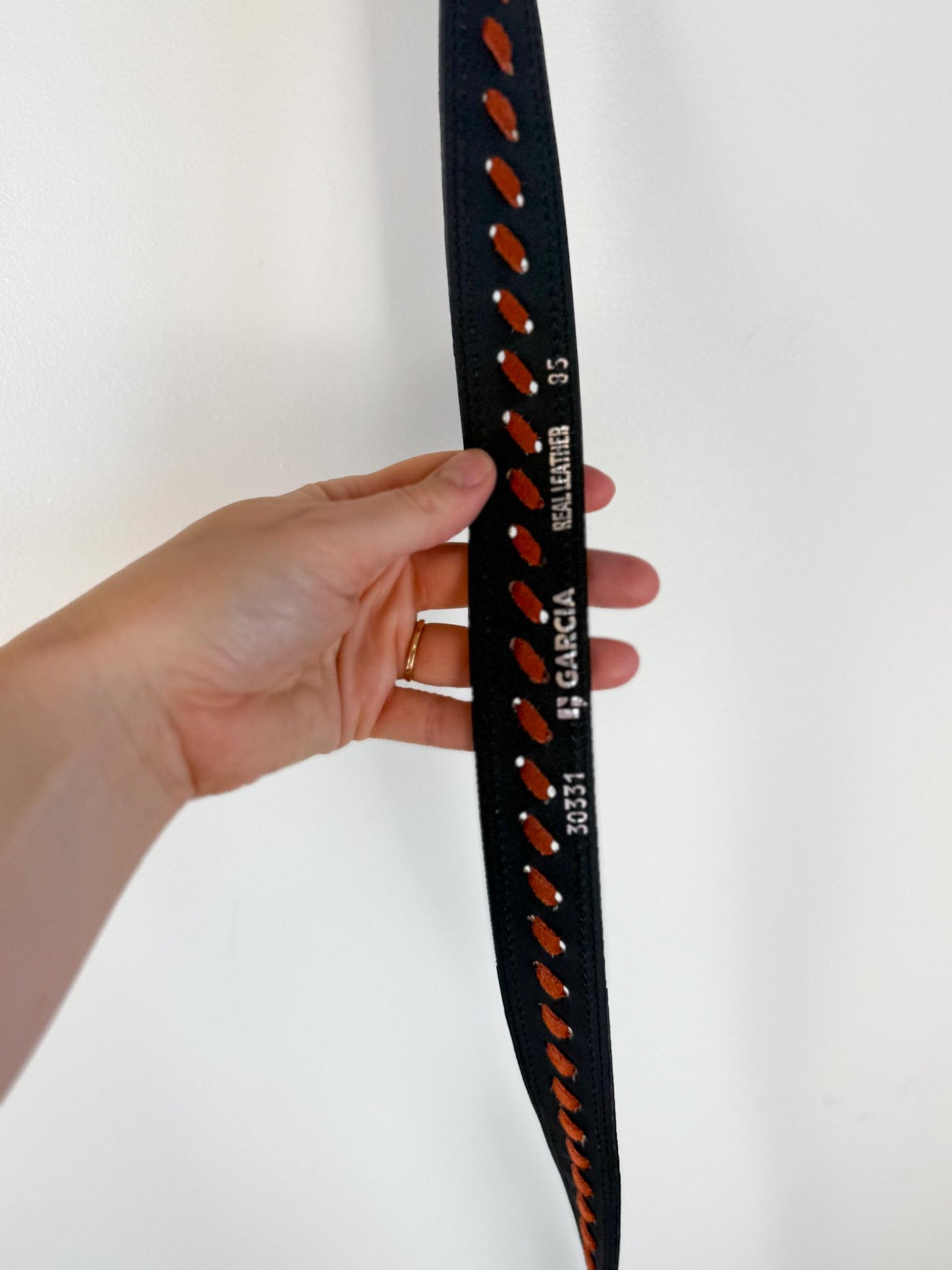 GARCIA Cream/Red Leather Belt NWT (Size M)