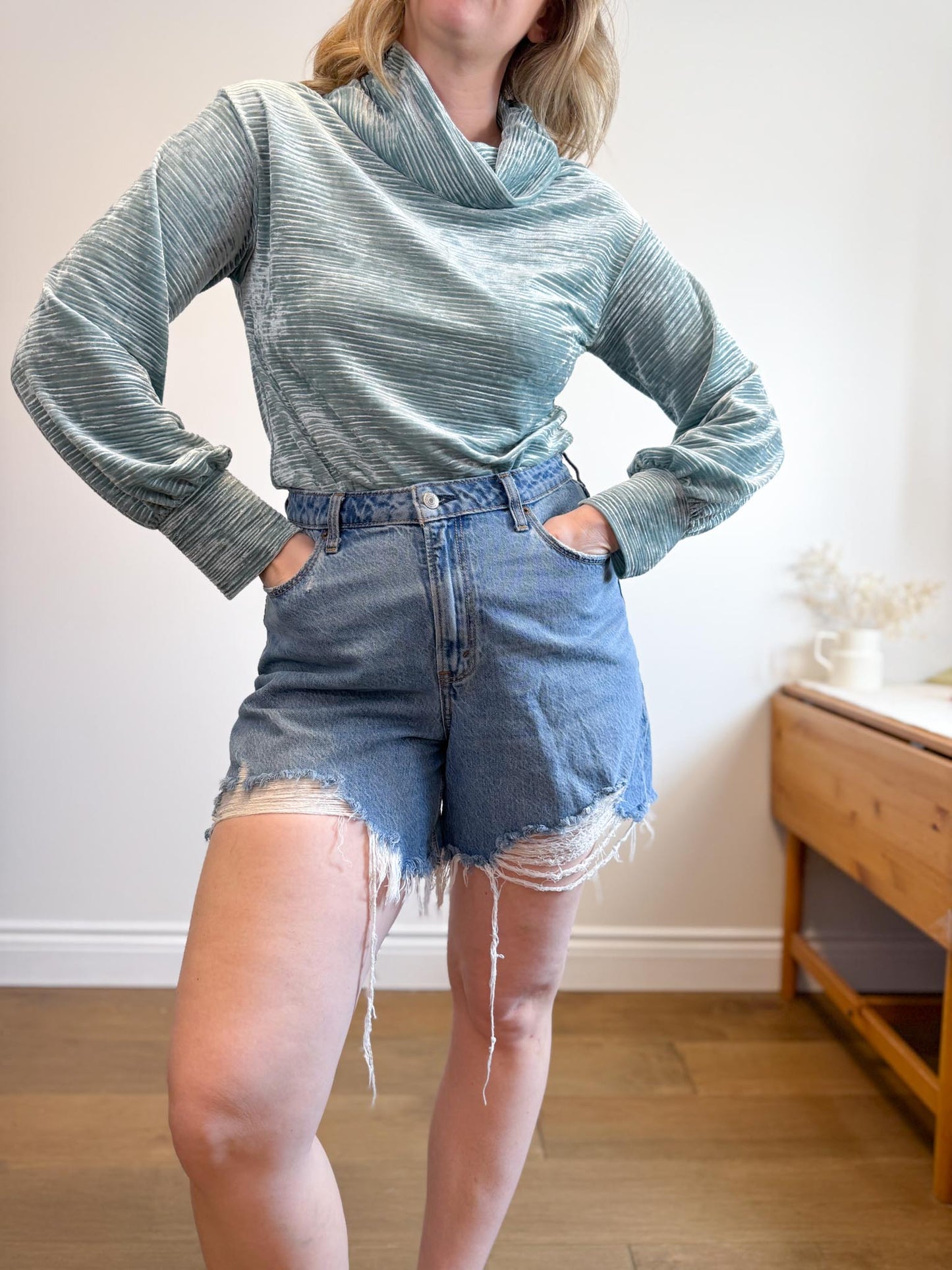 Marigold Slow Fashion Velvet Mockneck Top in Teal (Size XS/S)
