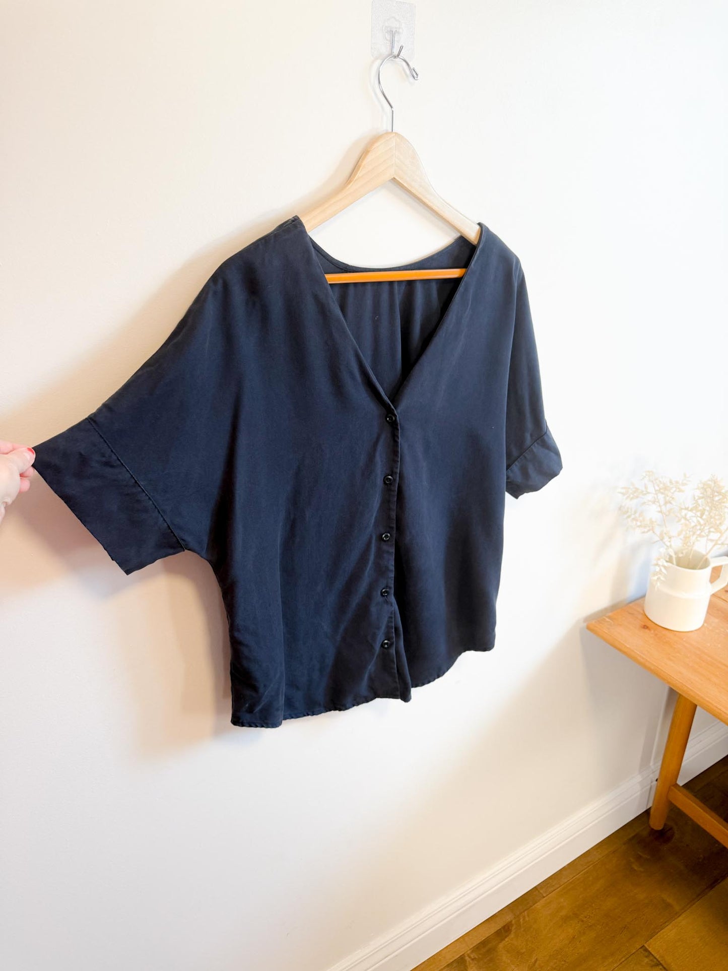 VETTA Slow Fashion "The Boyfriend Shirt in Navy" (Size L/XL)