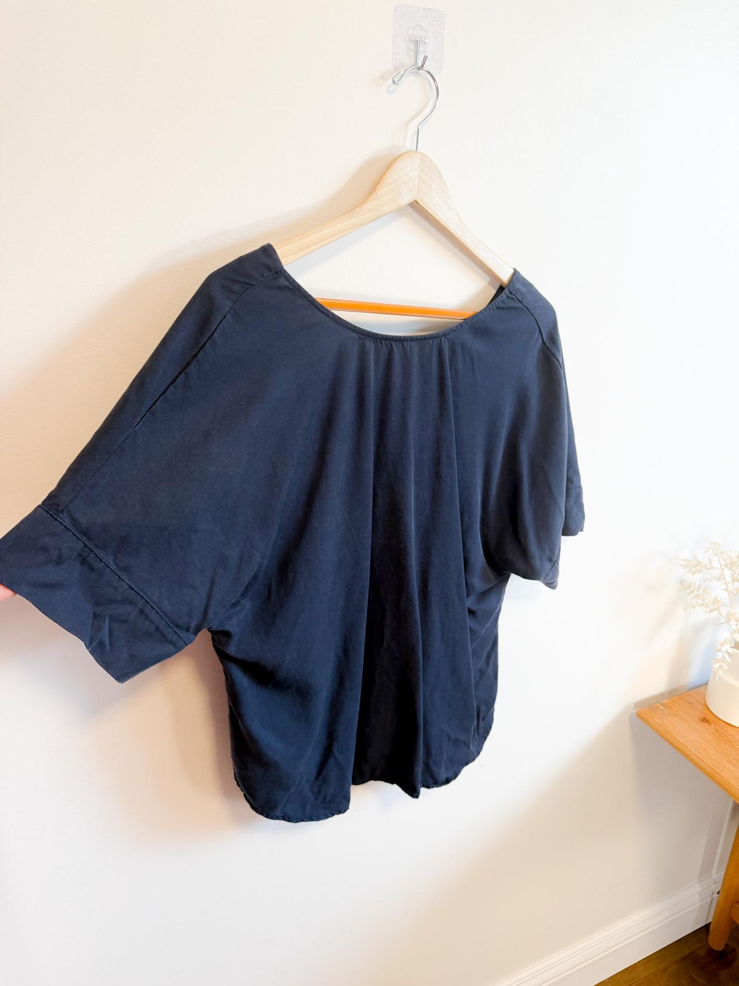 VETTA Slow Fashion "The Boyfriend Shirt in Navy" (Size L/XL)