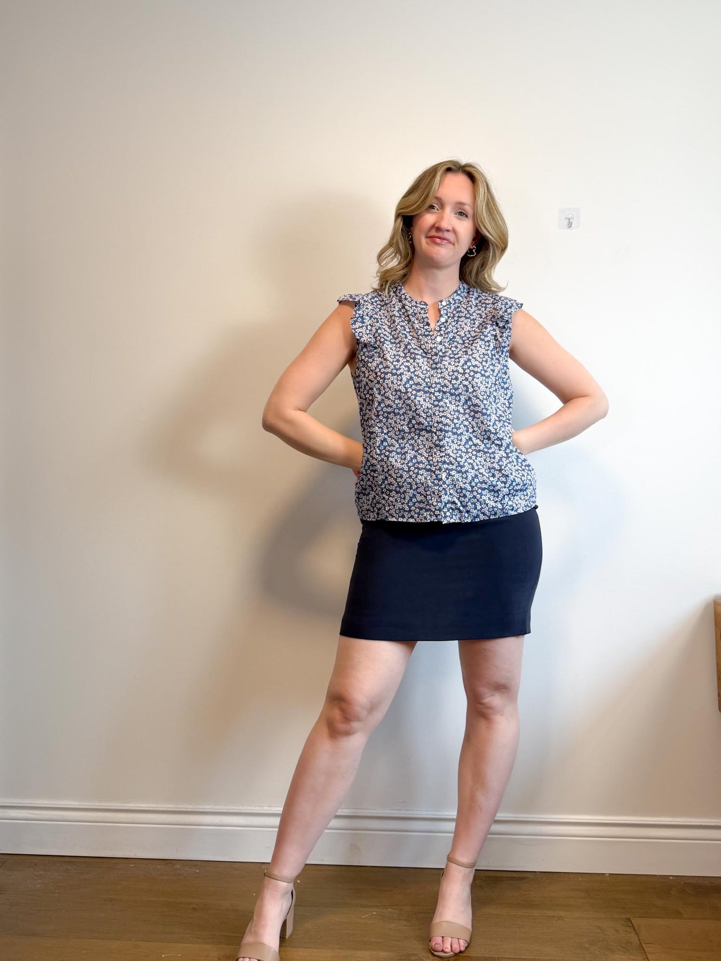 Judith & Charles Floral Sleeveless Ruffle Blouse (Size 12)