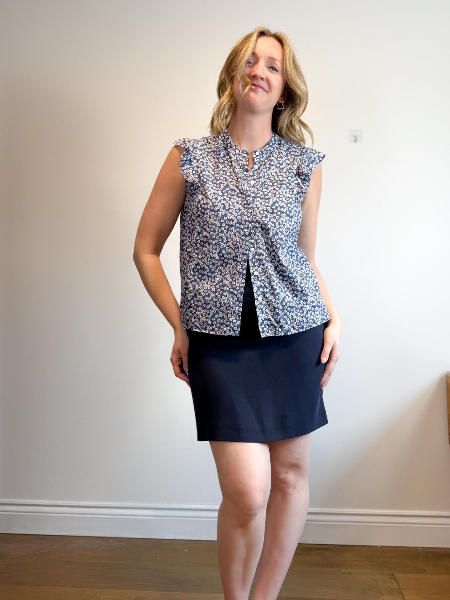 Judith & Charles Floral Sleeveless Ruffle Blouse (Size 12)