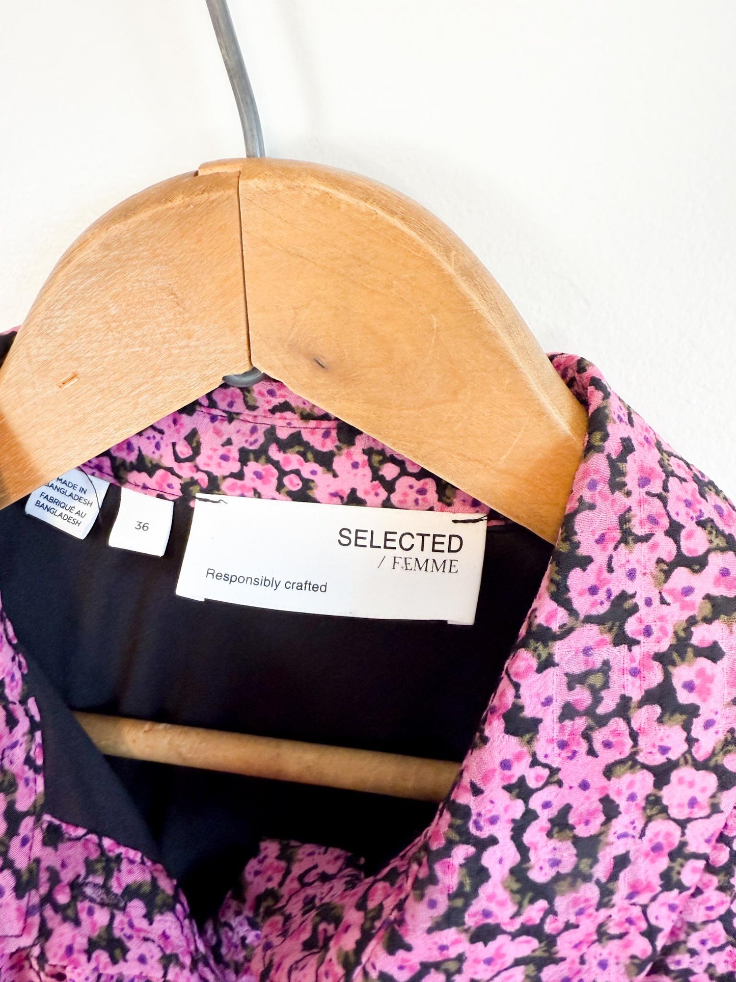 SELECTED FEMME "Curve Shirt Dress in Pink Floral" (Size M/L)