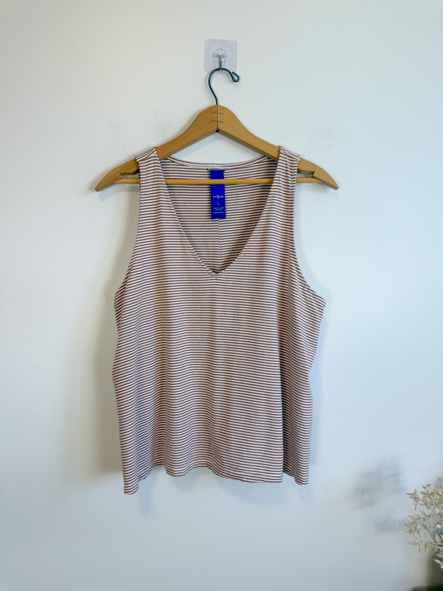 Kit & Ace Striped V-Neck Tank in Brown & White (Size L)