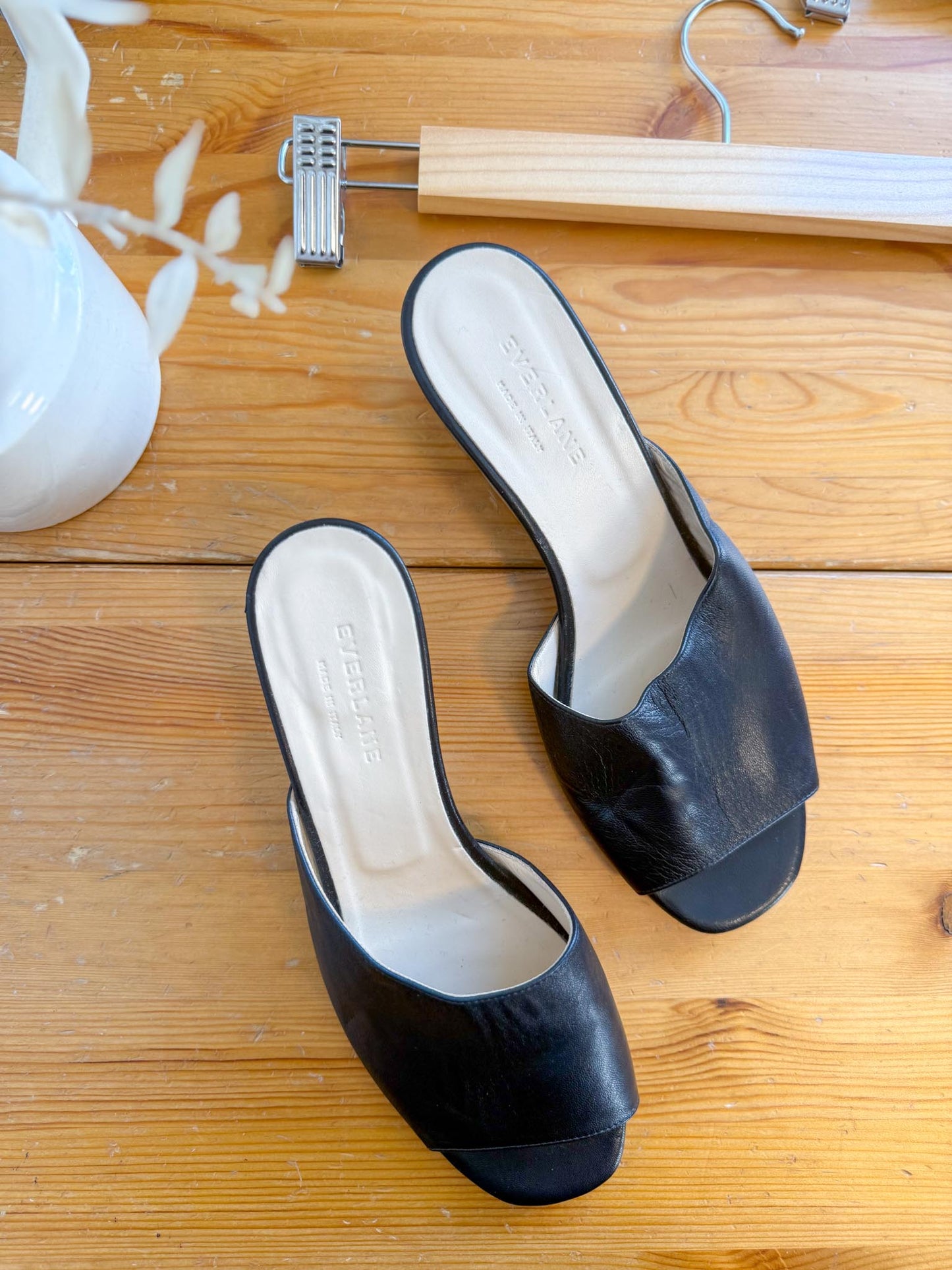 Everlane "The Wedge Leather Mule Sandals in Black" (Size 8)