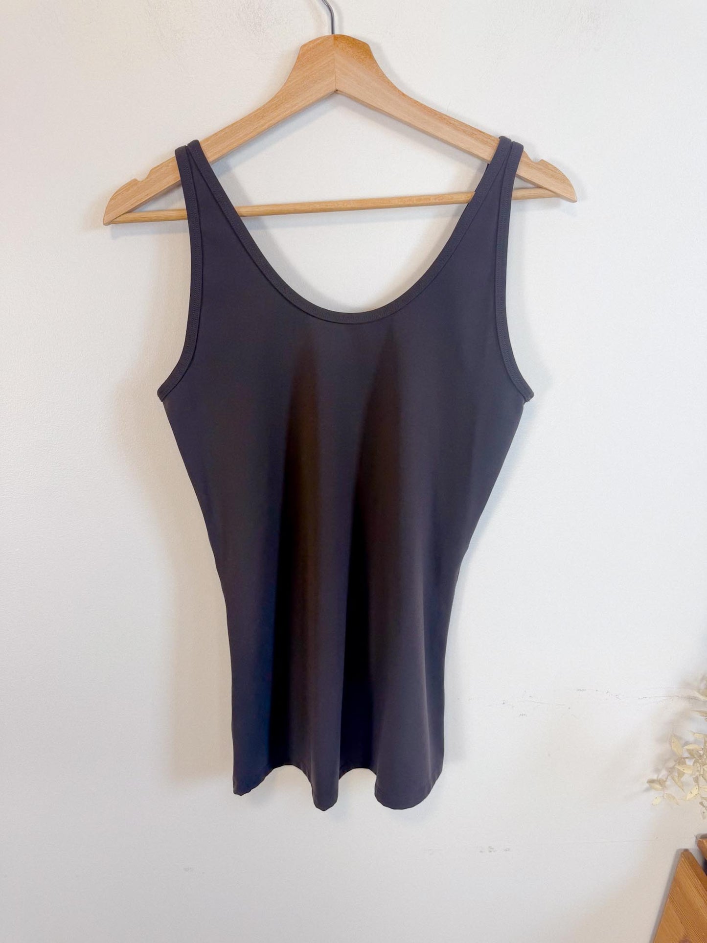 Kit & Ace Scoop Neck Tank Top in Brown (Size S/M)