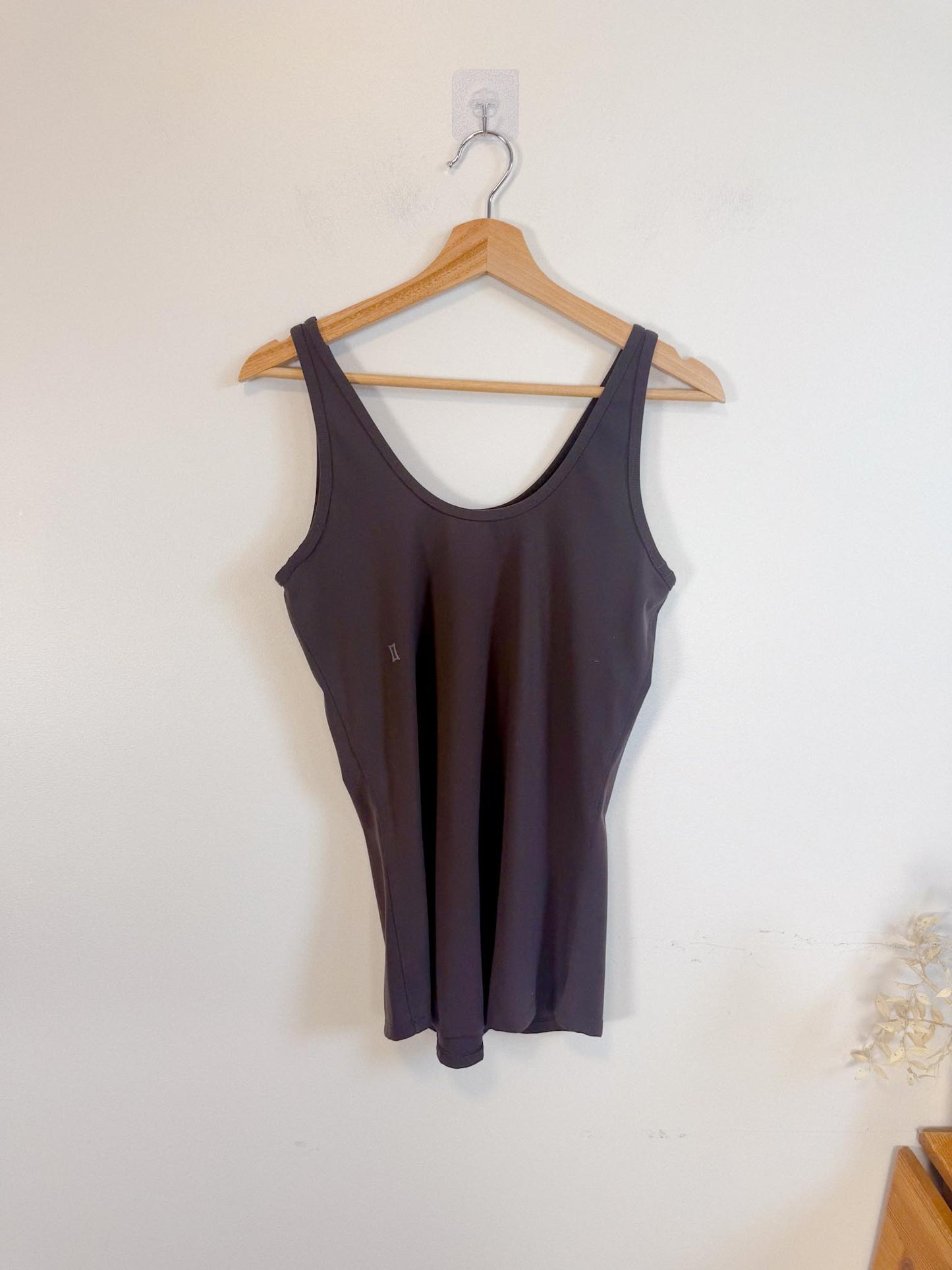 Kit & Ace Scoop Neck Tank Top in Brown (Size S/M)