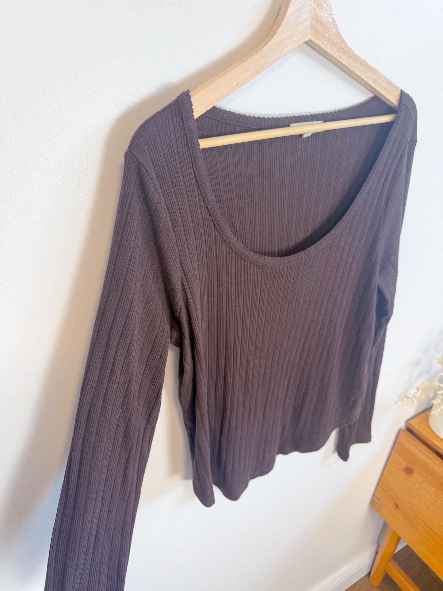 Madewell "Pointelle Long-Sleeve Scoopneck Tee in Brown" (Size 2XL)