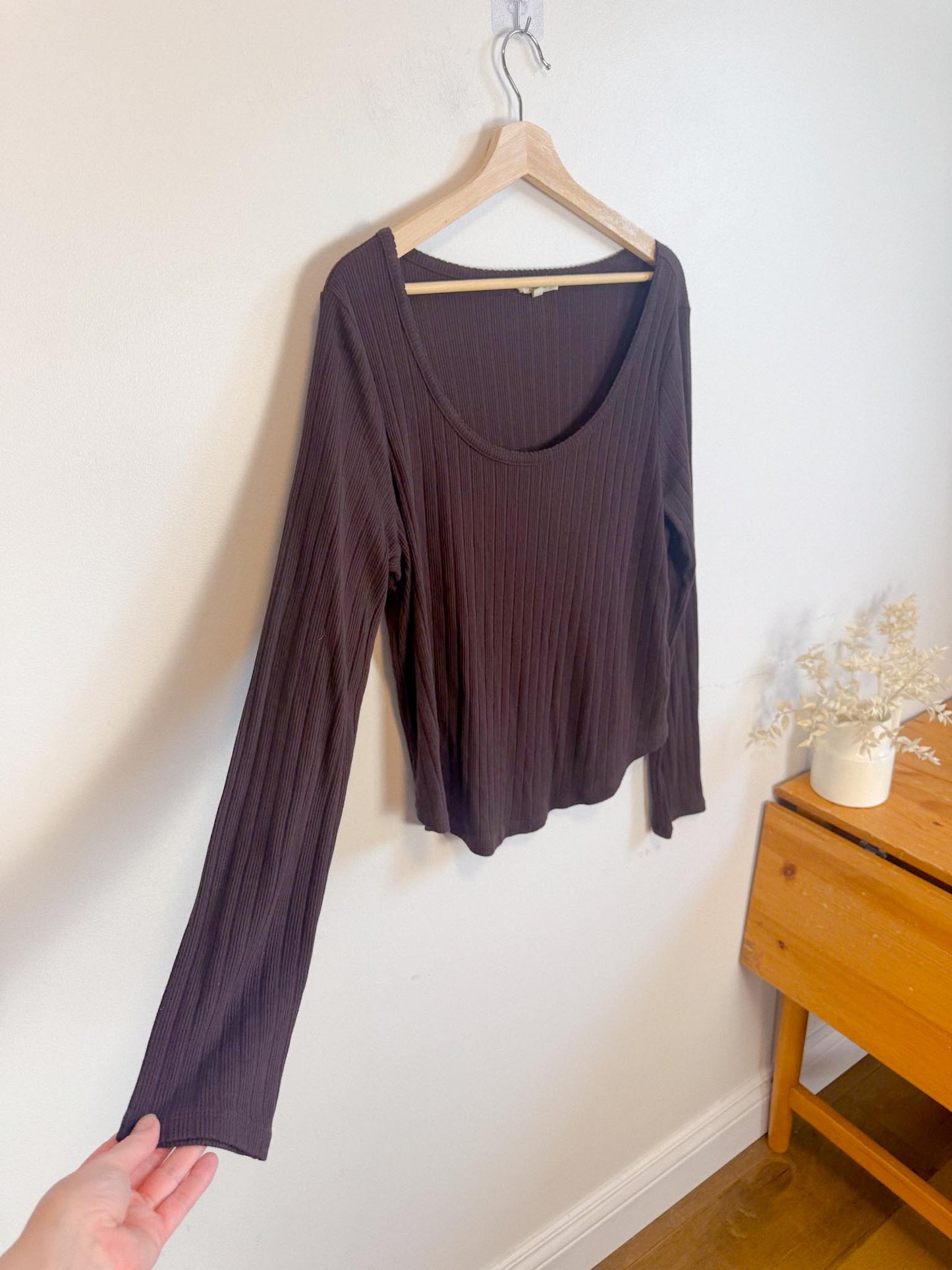 Madewell "Pointelle Long-Sleeve Scoopneck Tee in Brown" (Size 2XL)