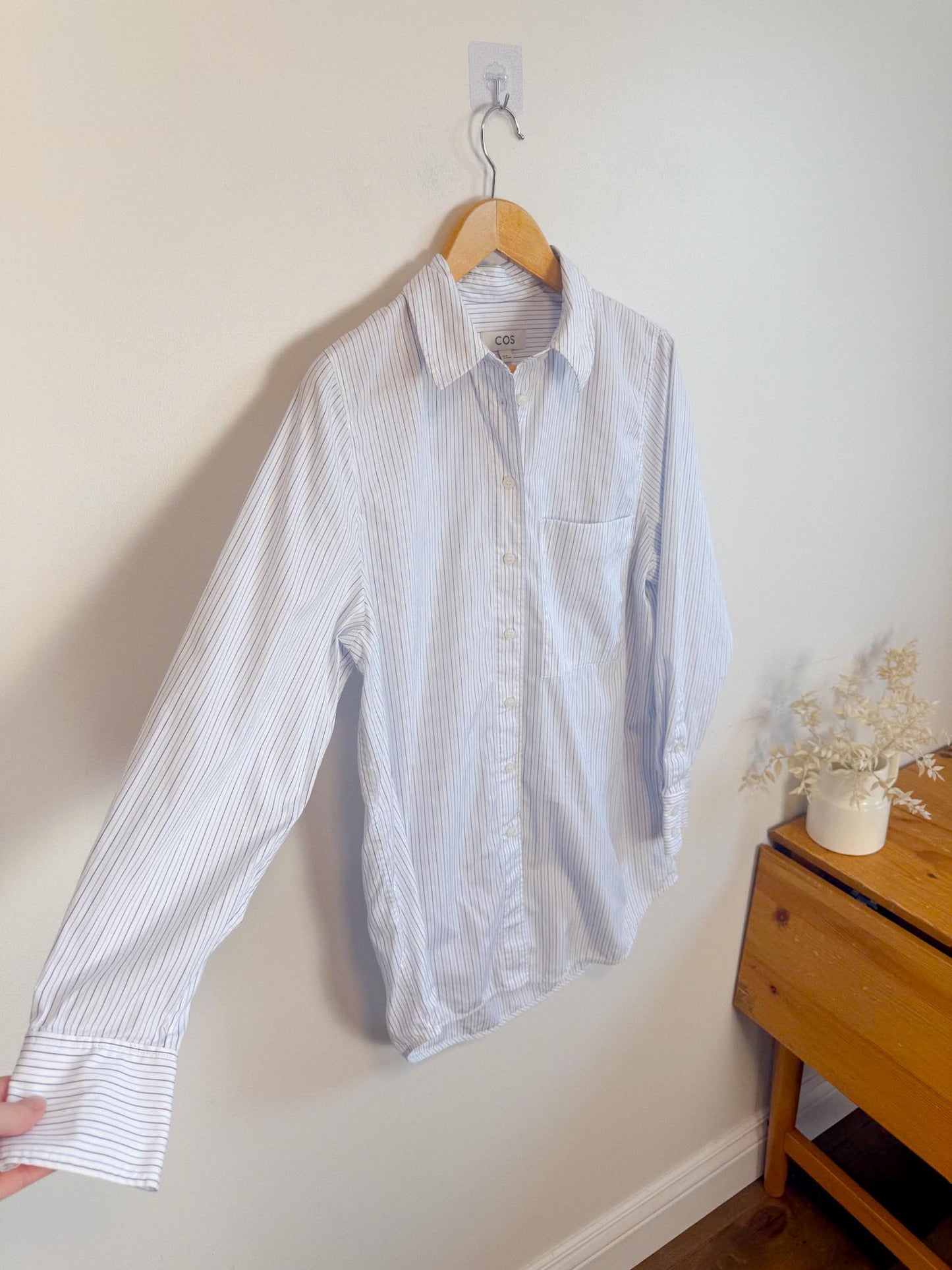 COS Pinstriped Button Down in White/Blue (Size S/M)