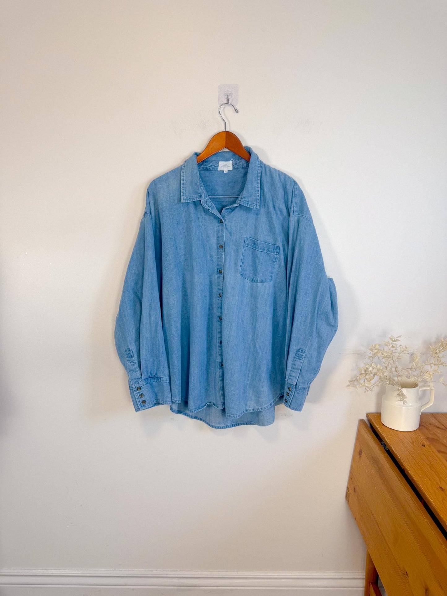 One Wednesday: The Chambray Button Up (Size 2XL)