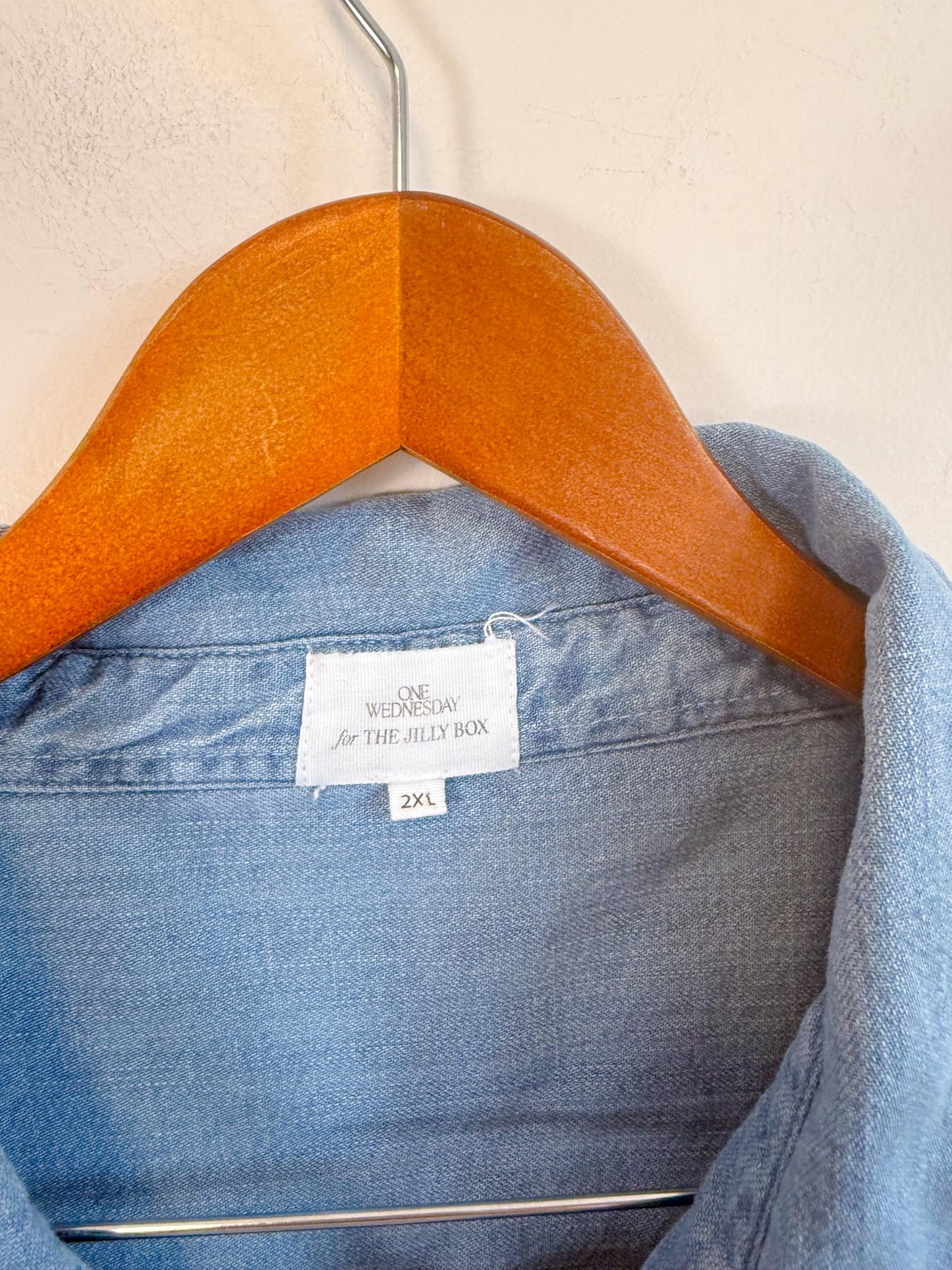 One Wednesday: The Chambray Button Up (Size 2XL)