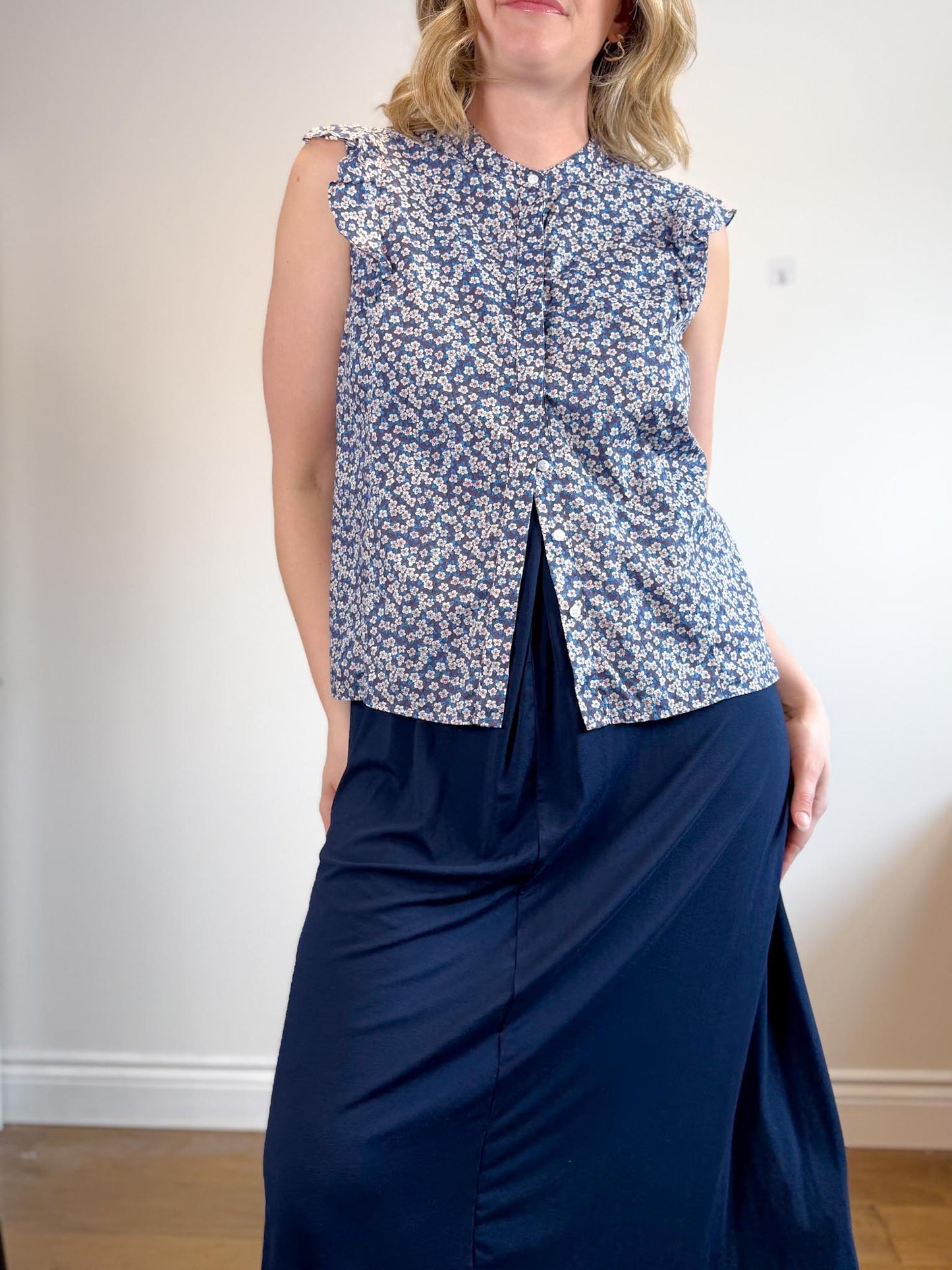 Judith & Charles Floral Sleeveless Ruffle Blouse (Size 12)